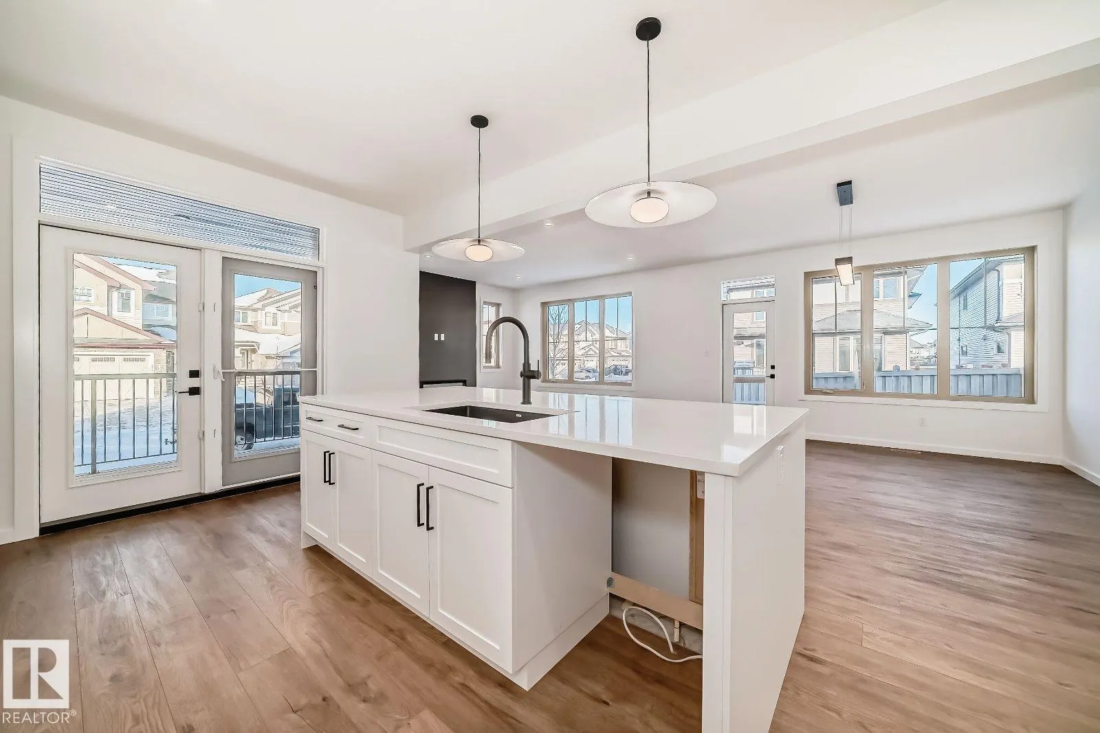 1365 AINSLIE Wynd