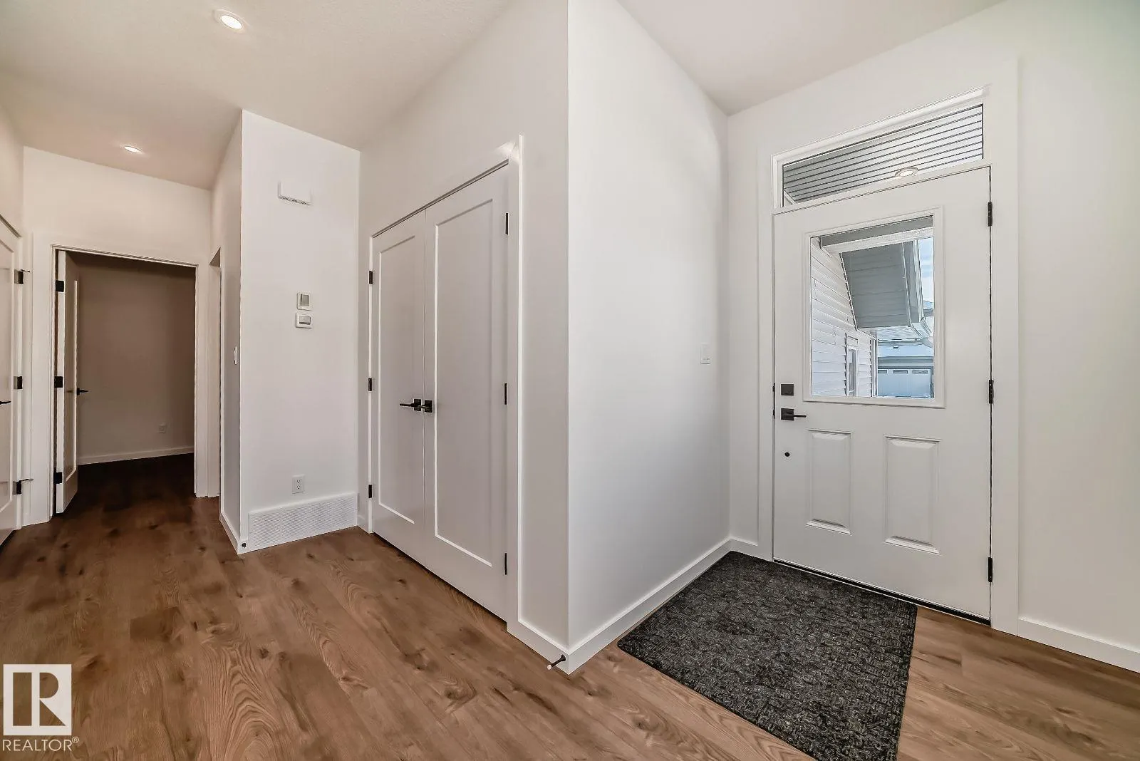 1365 AINSLIE Wynd