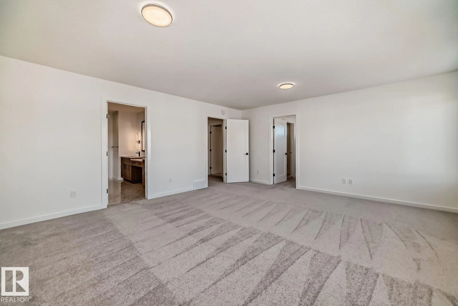 1365 AINSLIE Wynd
