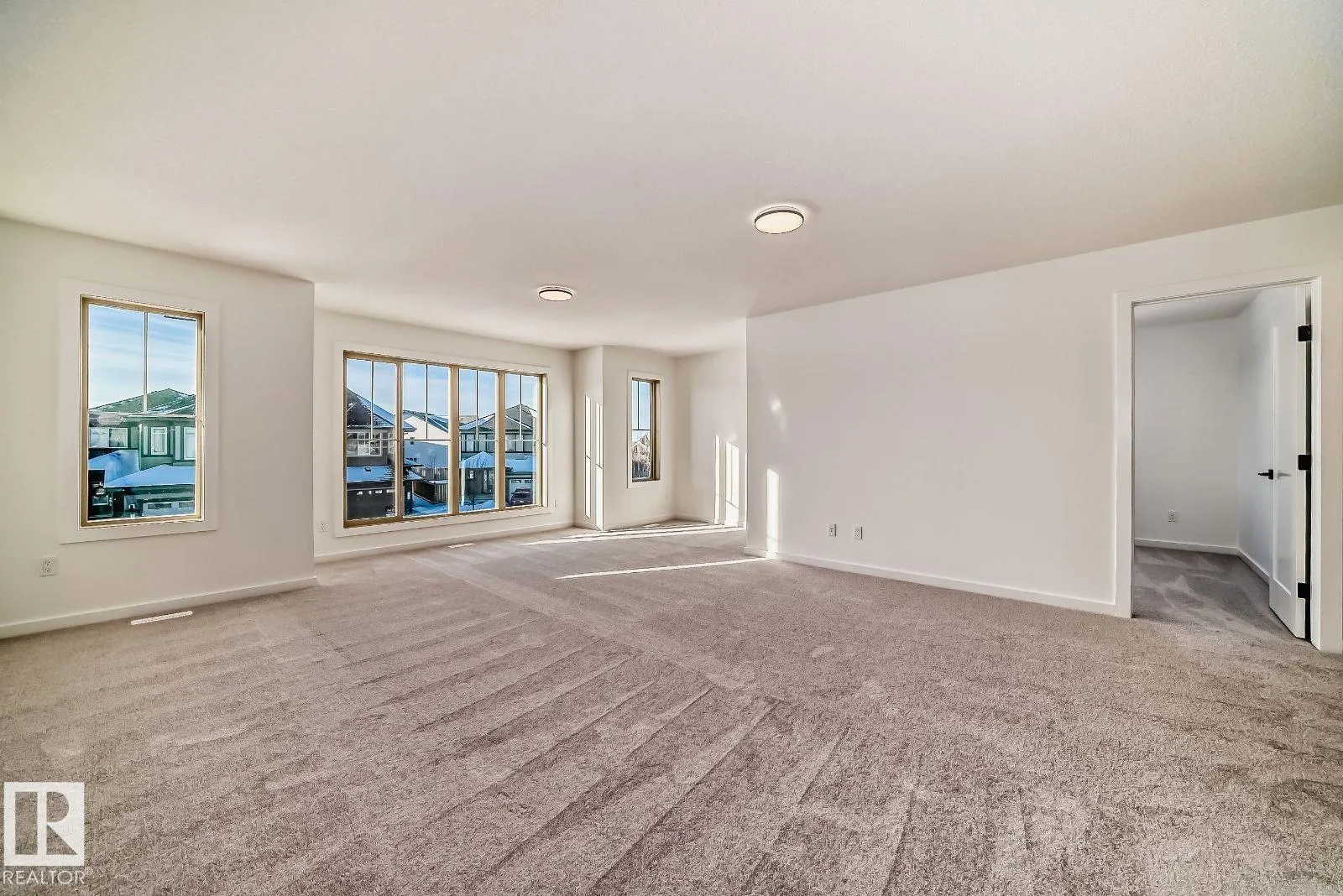 1365 AINSLIE Wynd