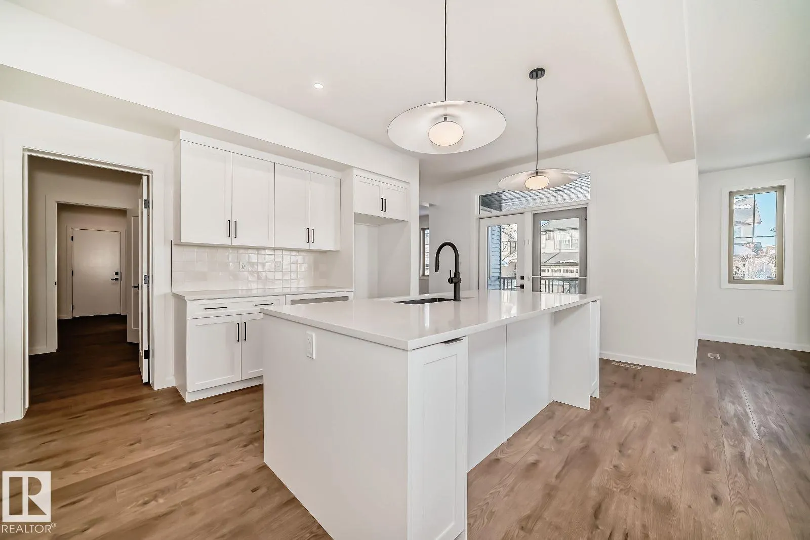 1365 AINSLIE Wynd