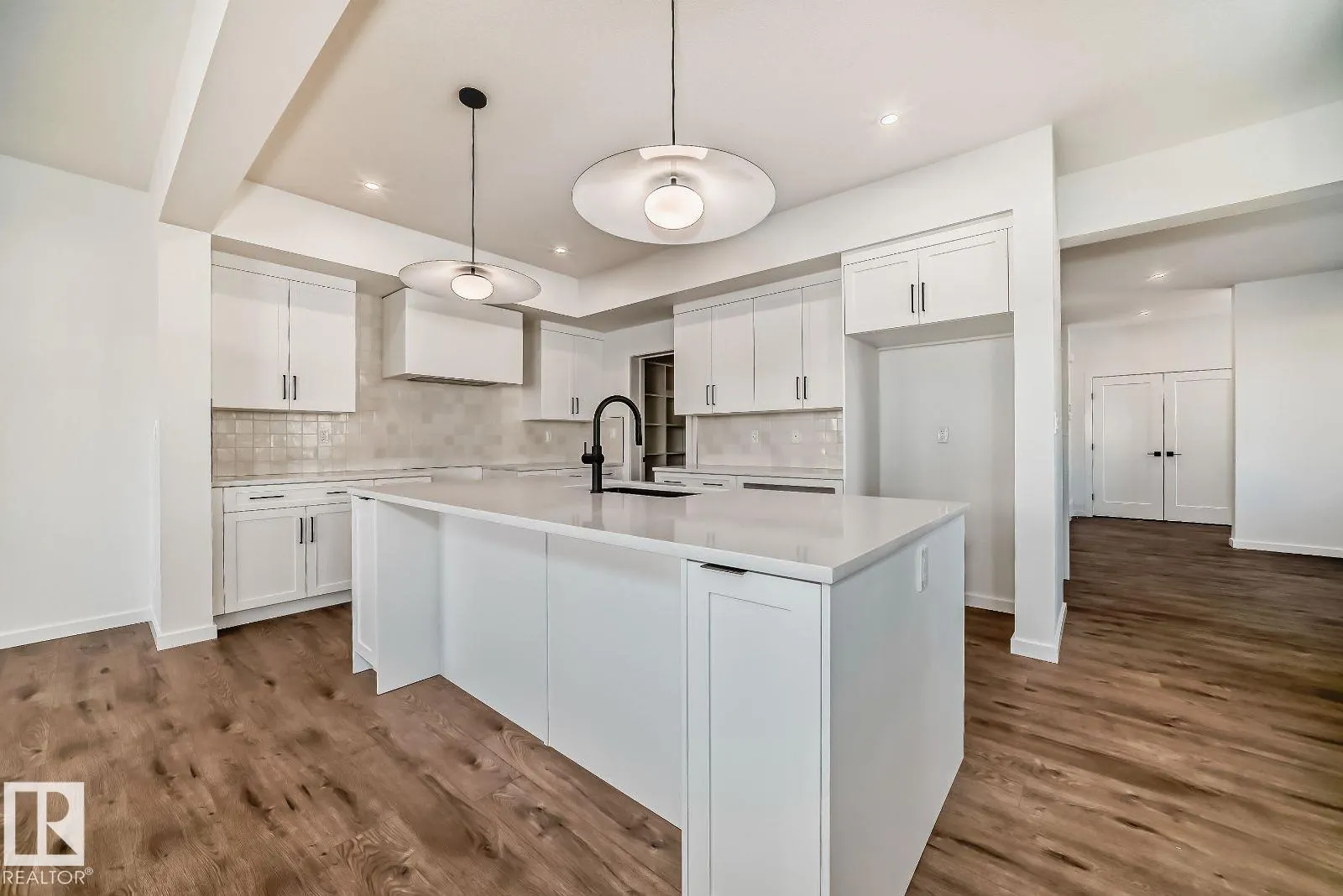 1365 AINSLIE Wynd