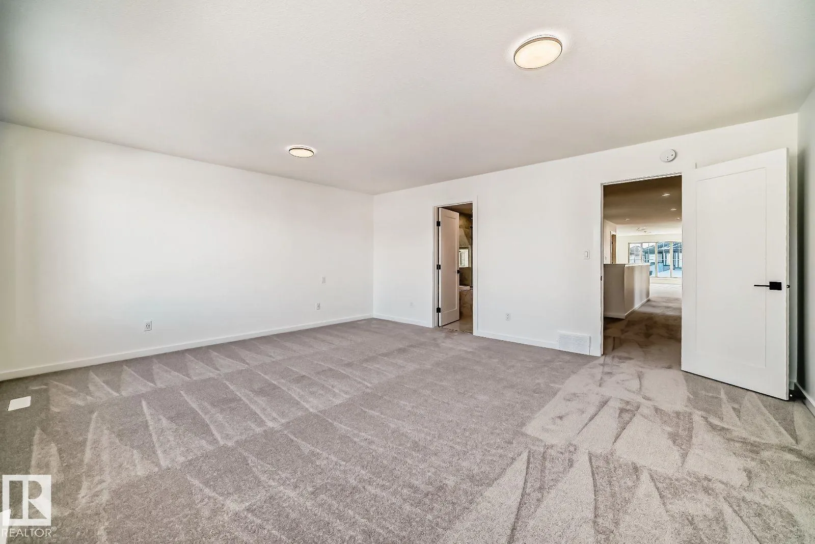 1365 AINSLIE Wynd