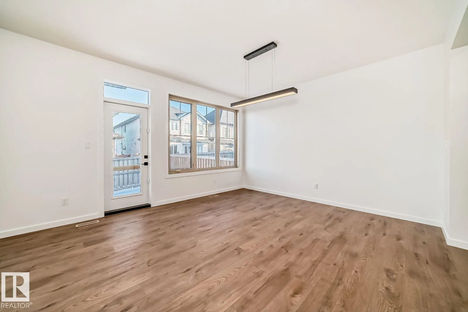 1365 AINSLIE Wynd