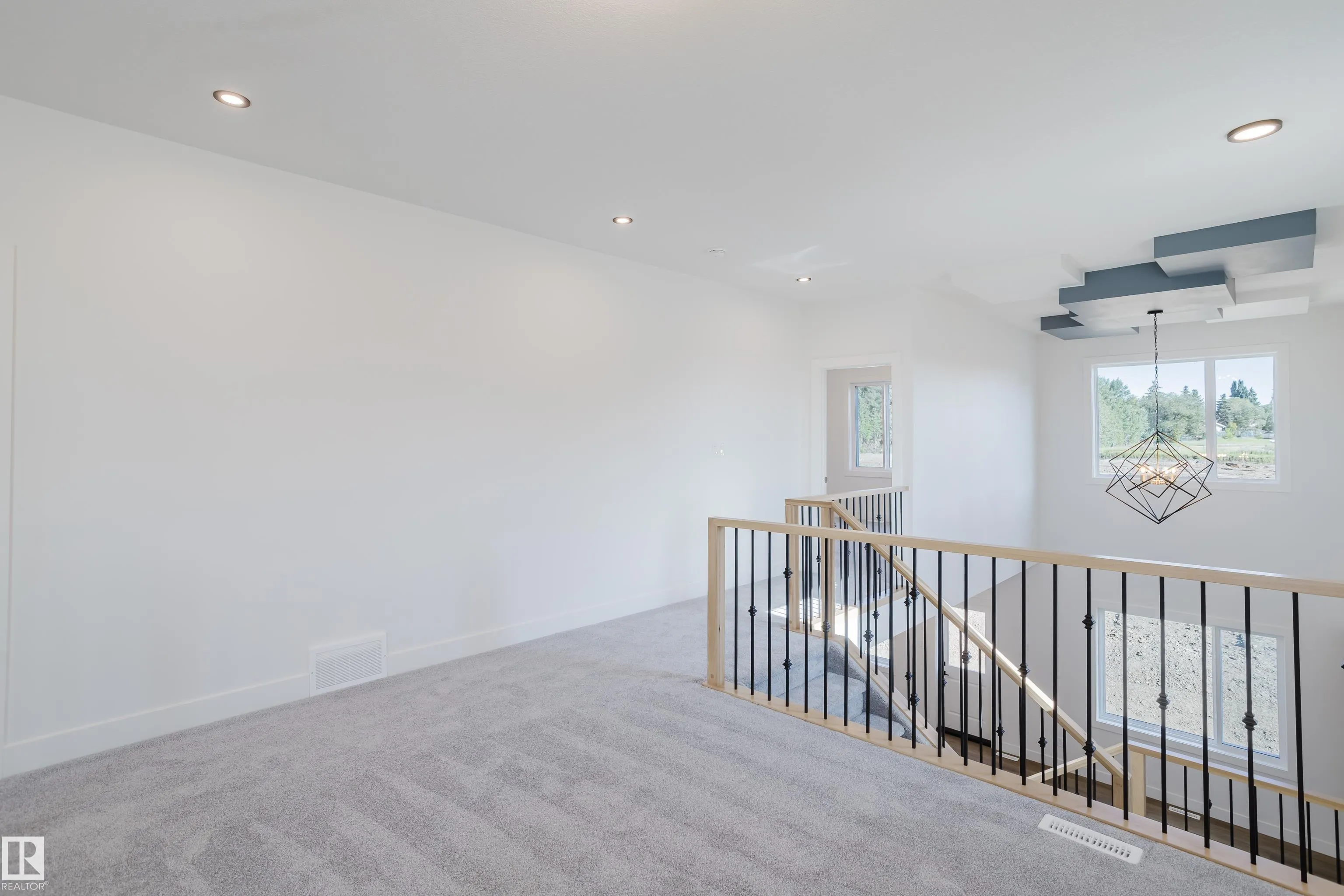 35 MEADOWGROVE Lane