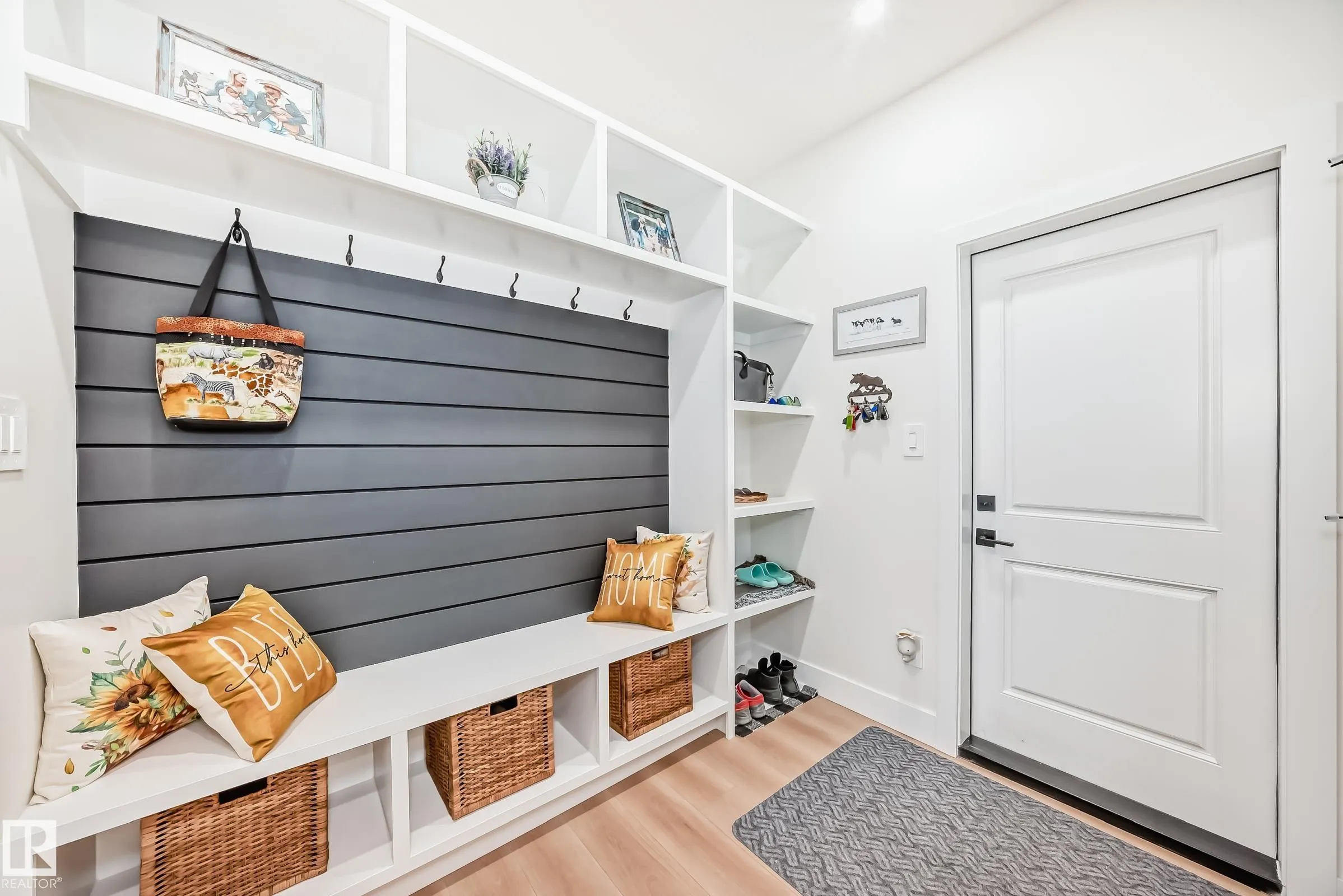 14 EDGEFIELD Way