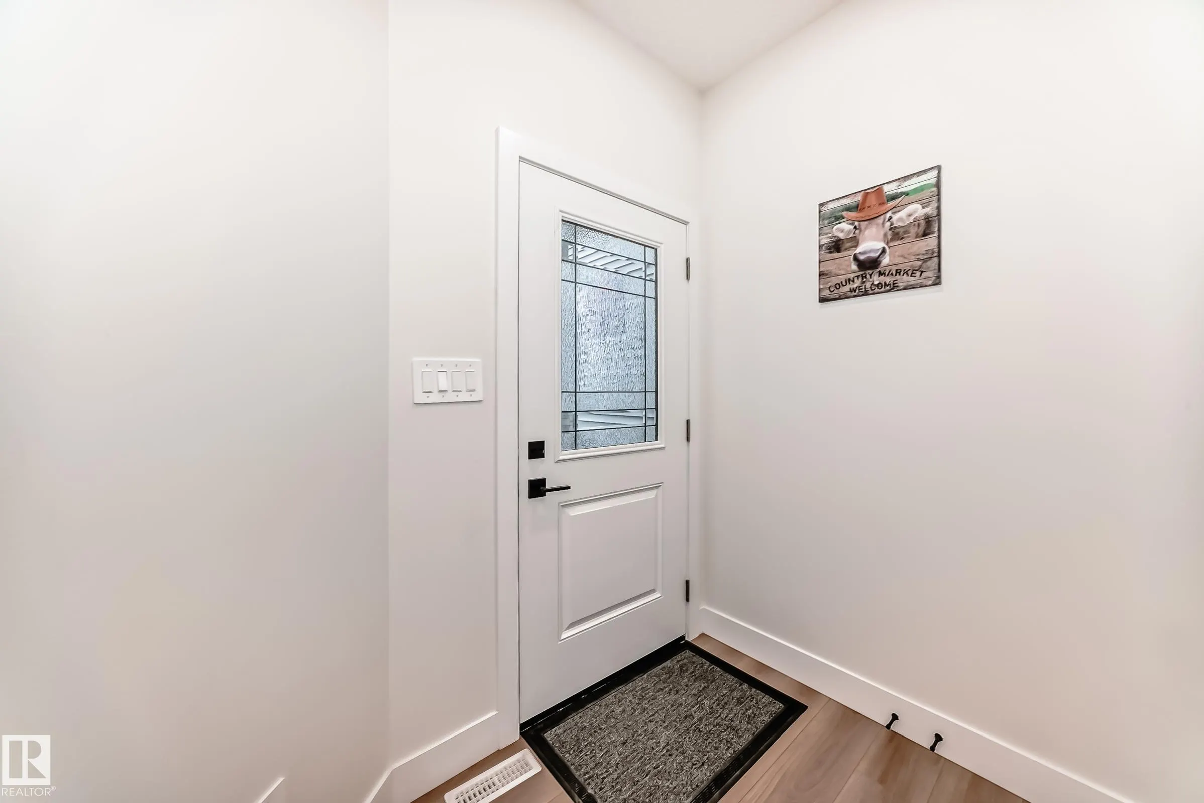 14 EDGEFIELD Way