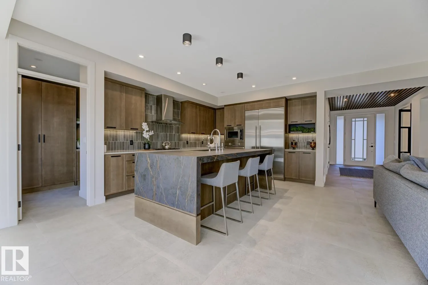 6038 CRAWFORD Drive