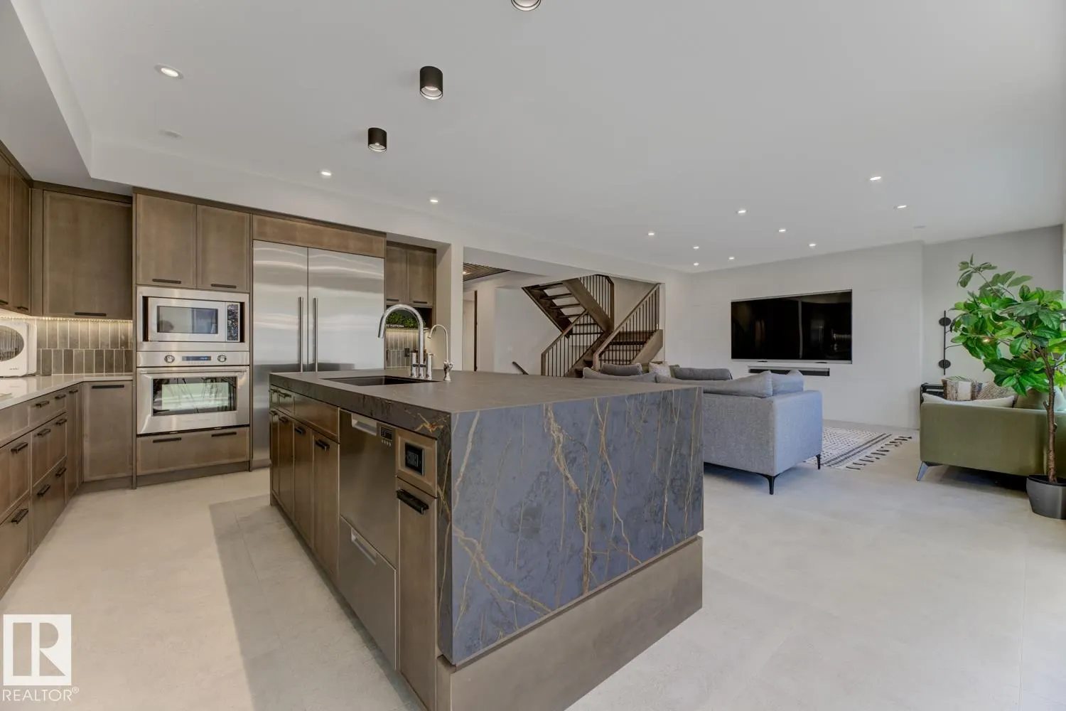 6038 CRAWFORD Drive