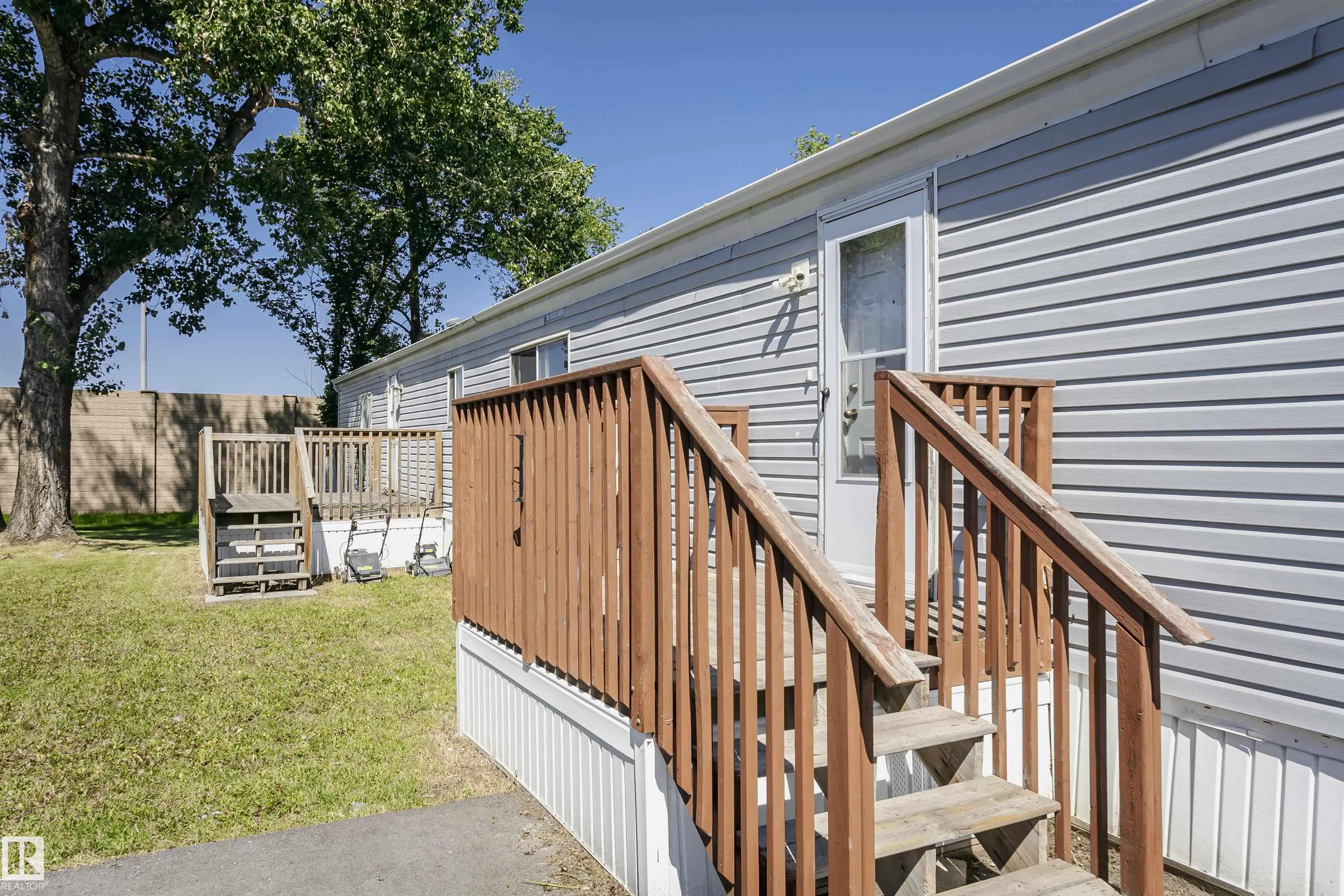 16 Willow Park Estates