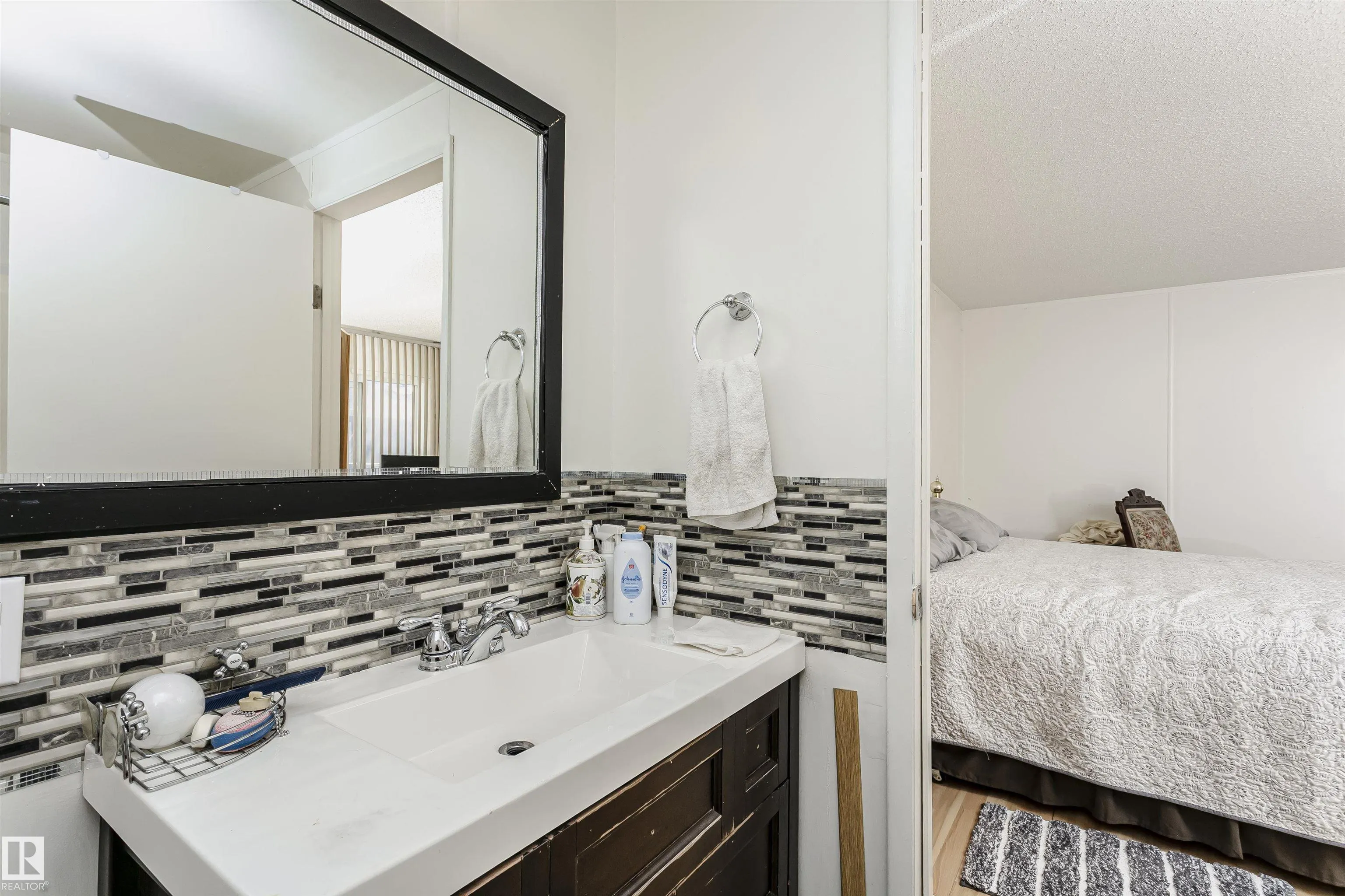 16 Willow Park Estates