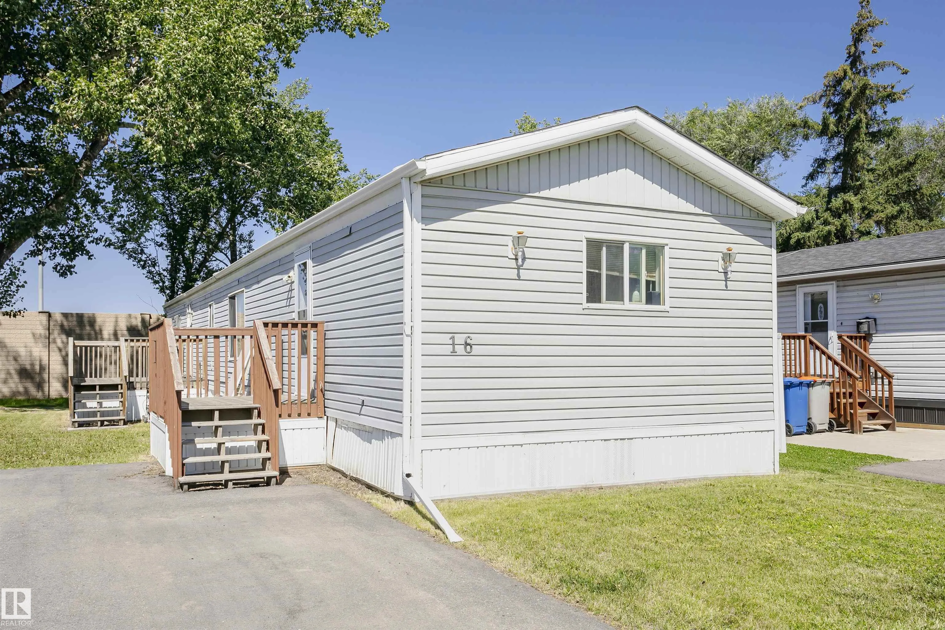 16 Willow Park Estates