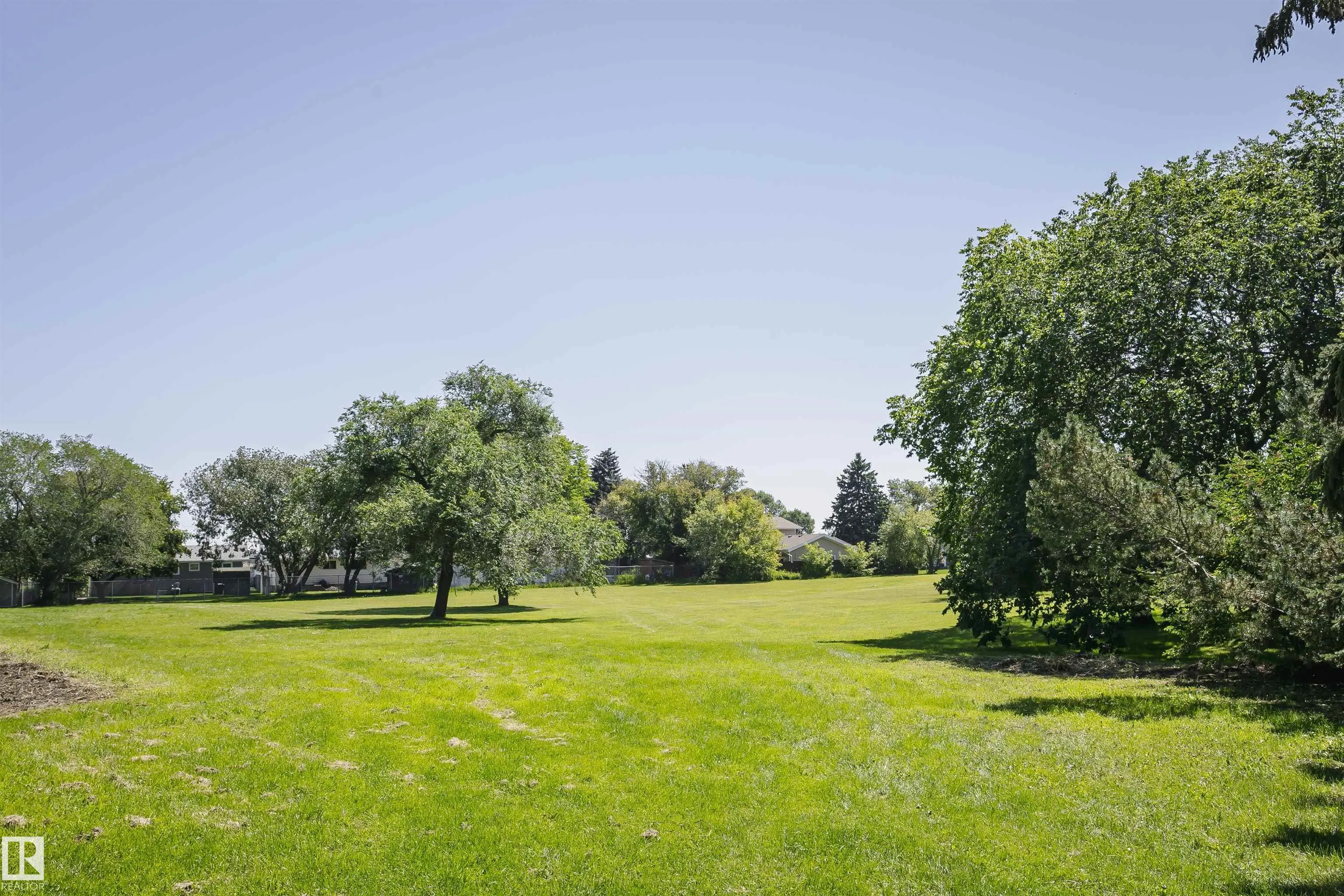 16 Willow Park Estates