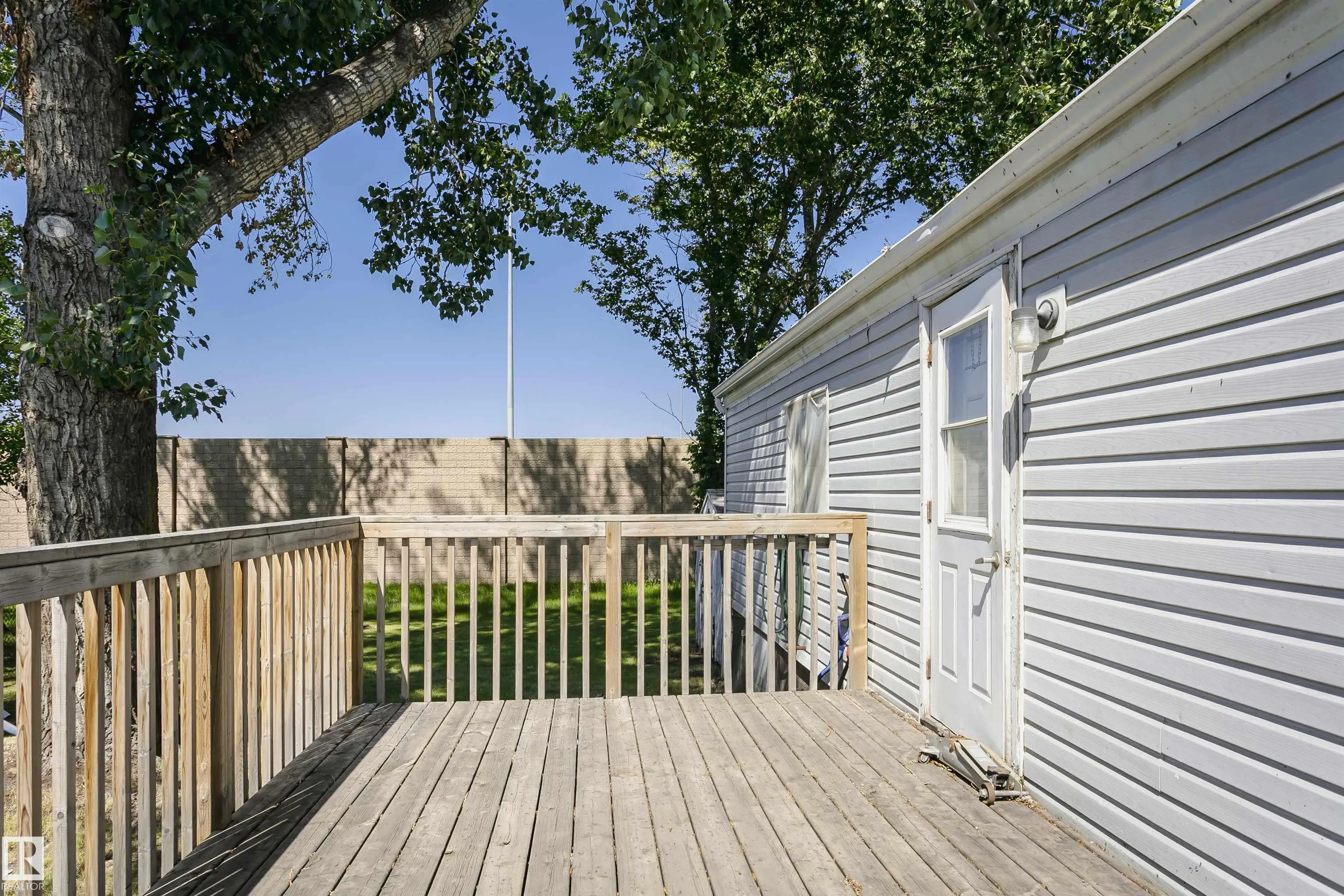 16 Willow Park Estates