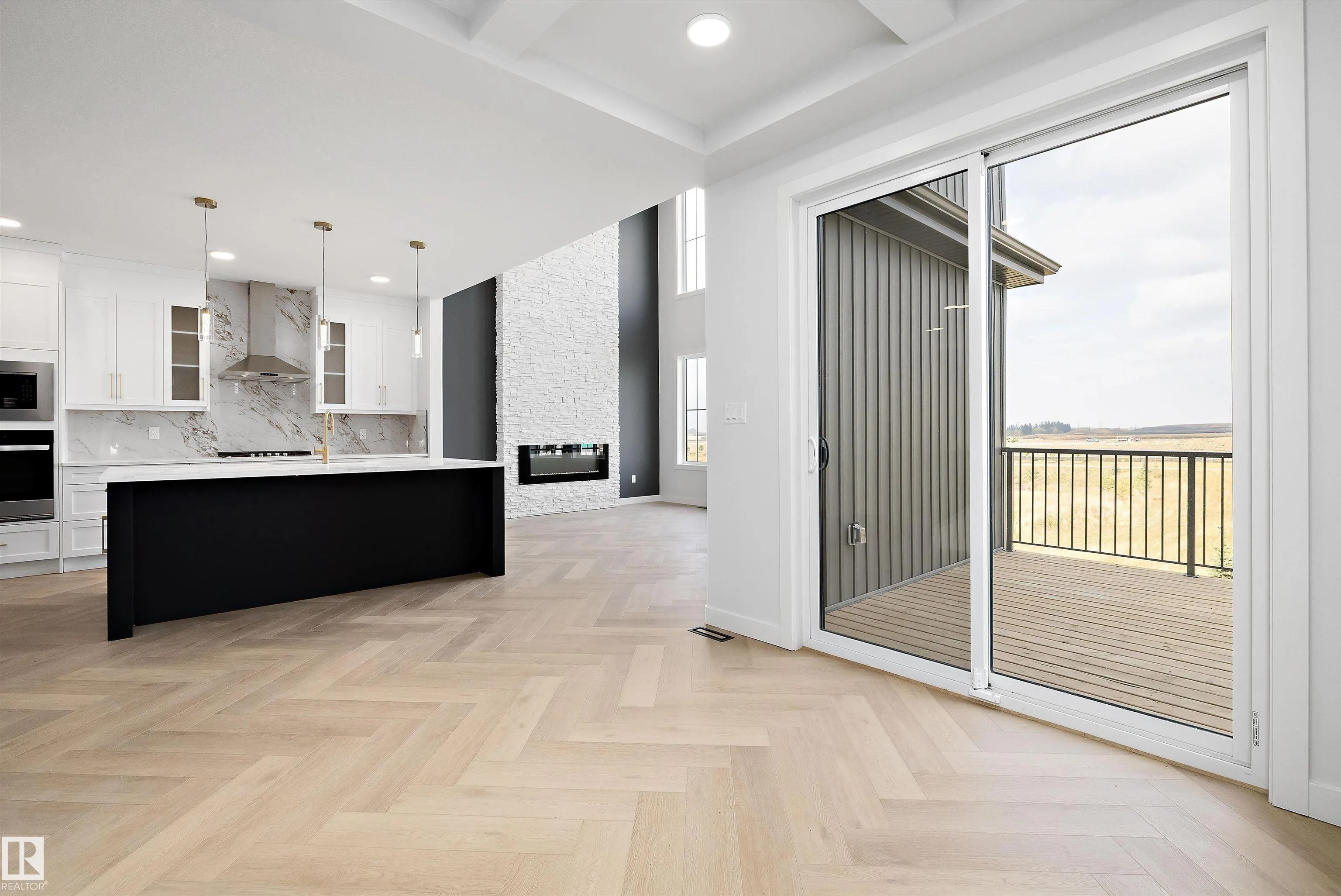 32 CANNES Cove
