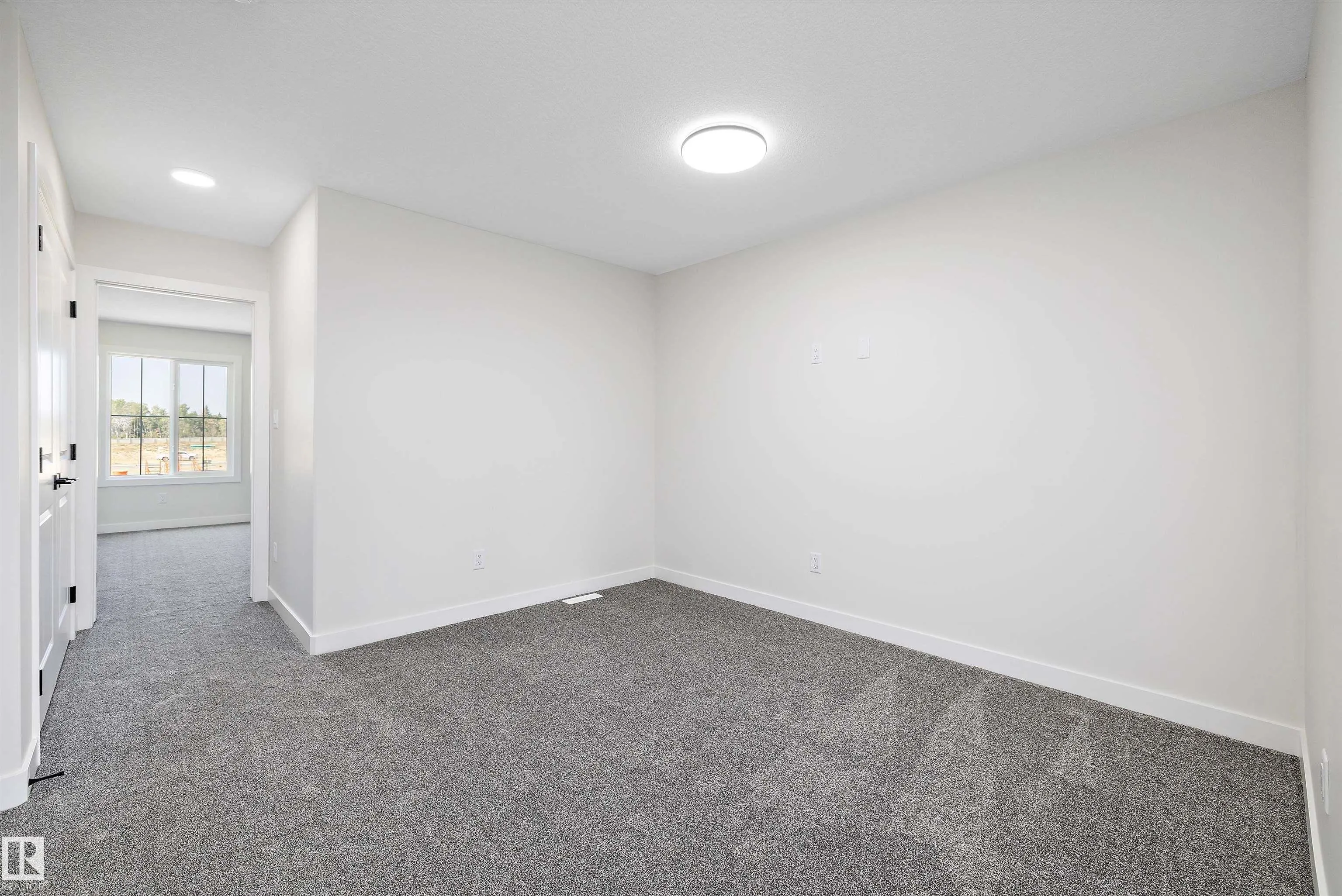 2111 Crossbill Lane