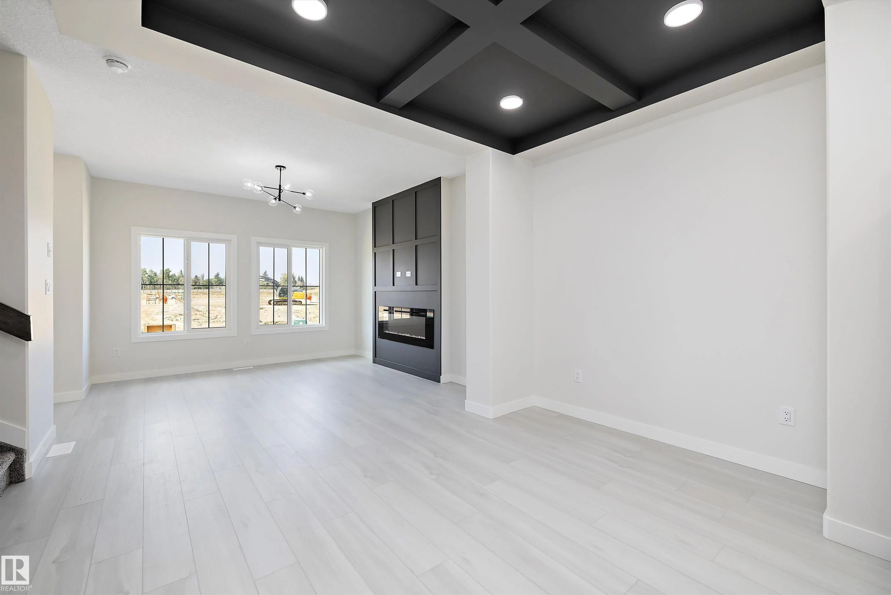 2111 Crossbill Lane