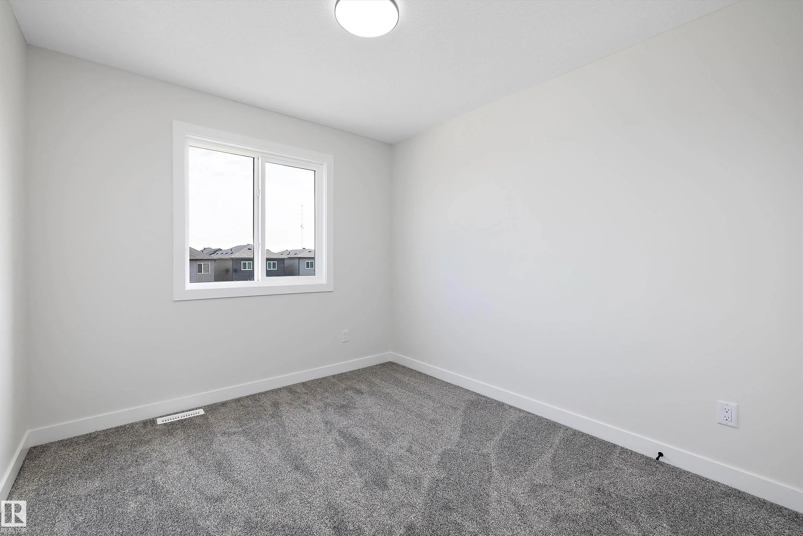 2111 Crossbill Lane