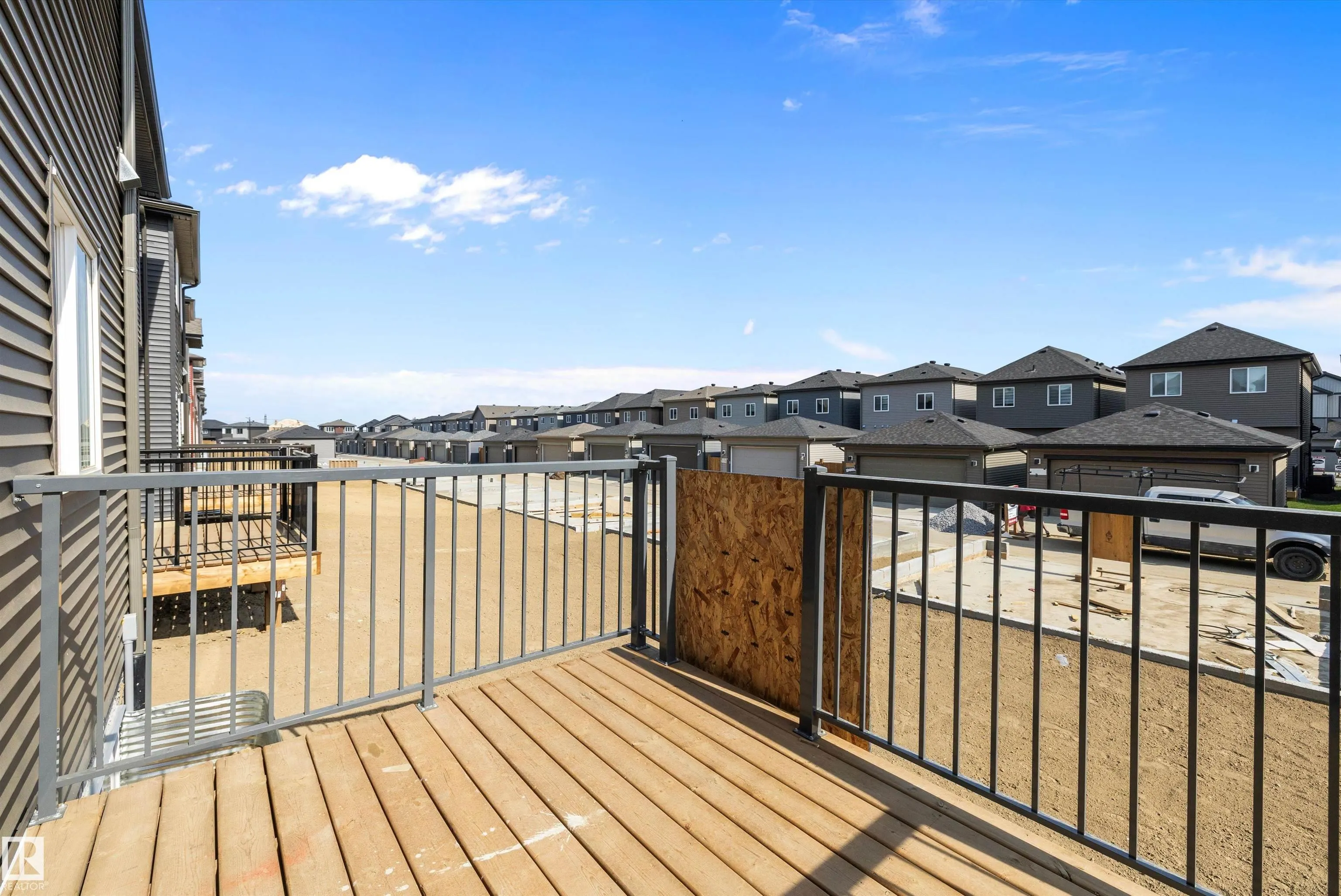 2111 Crossbill Lane