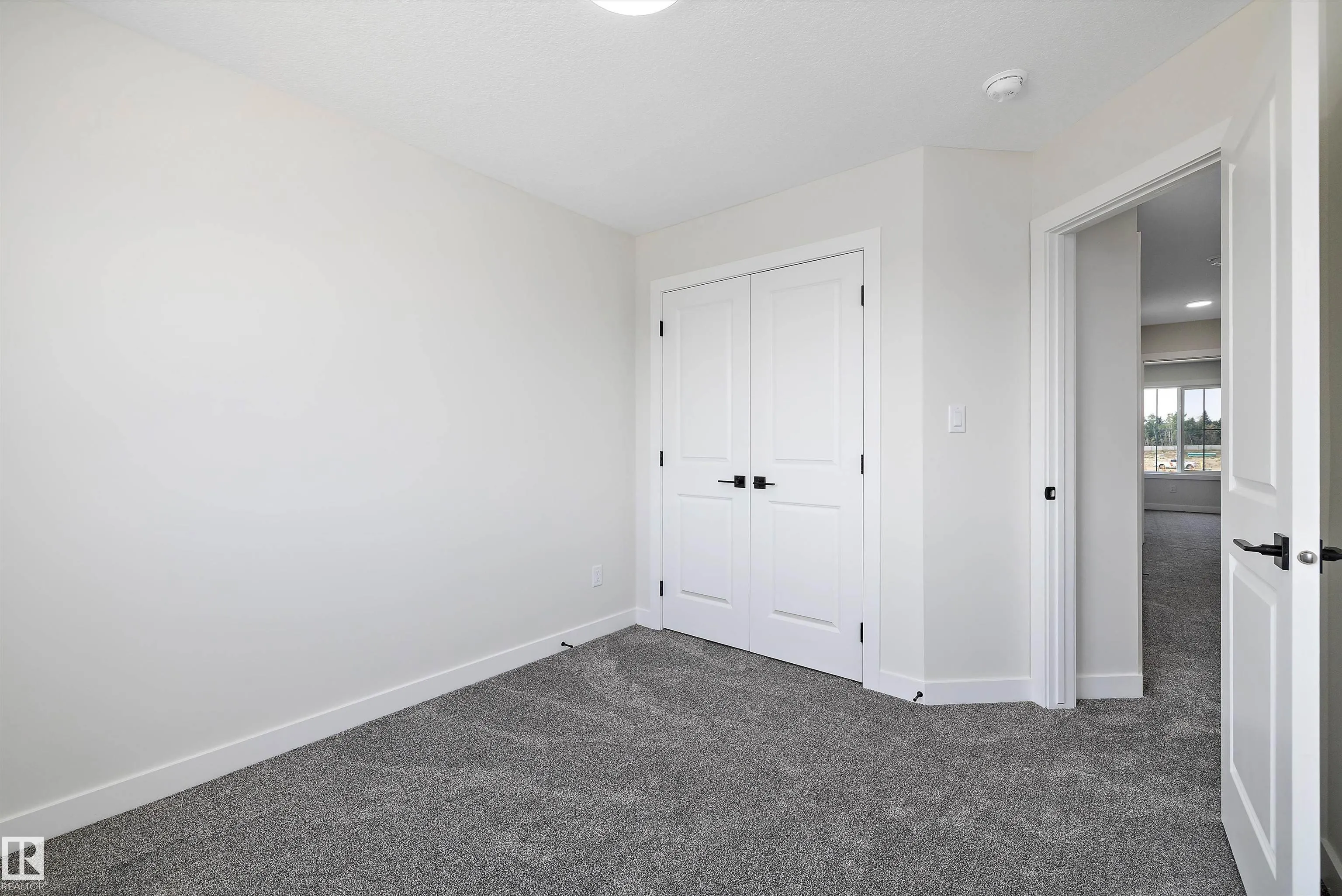 2111 Crossbill Lane
