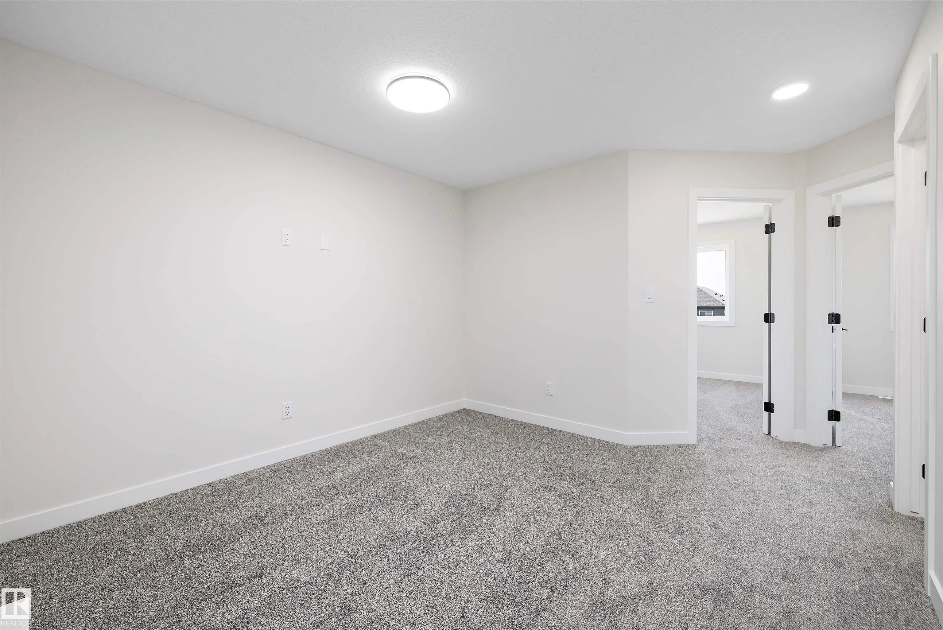 2111 Crossbill Lane