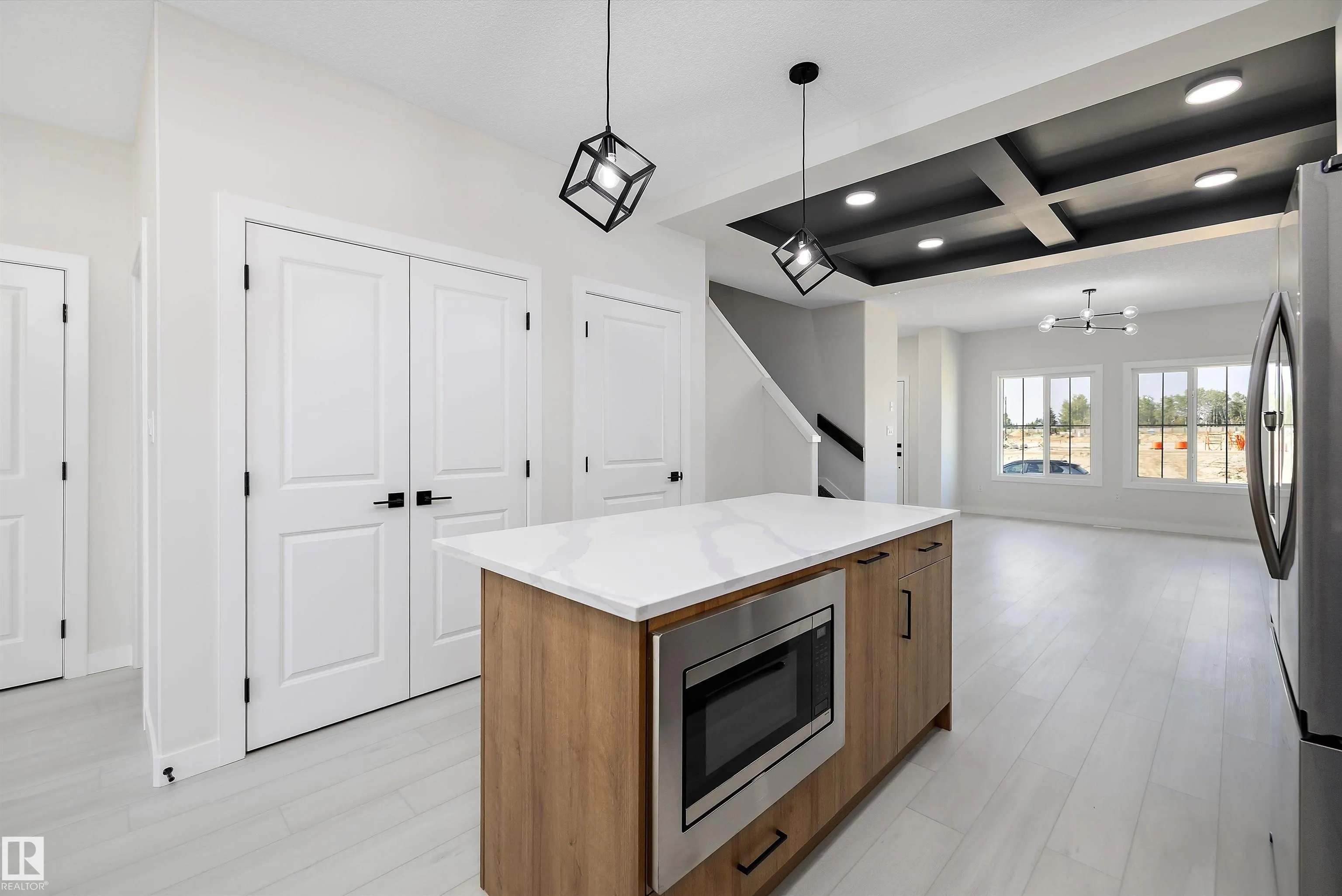 2111 Crossbill Lane