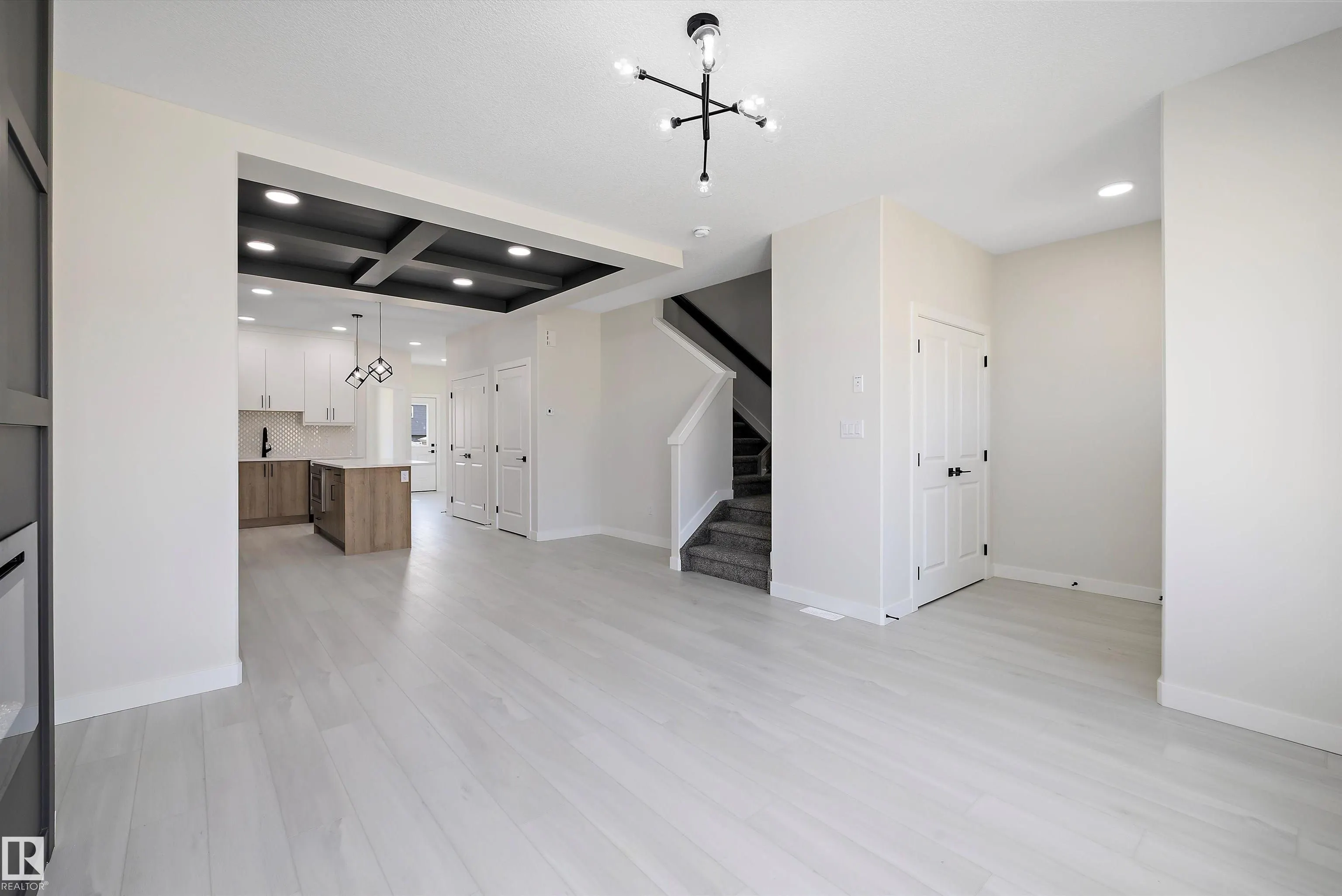 2111 Crossbill Lane