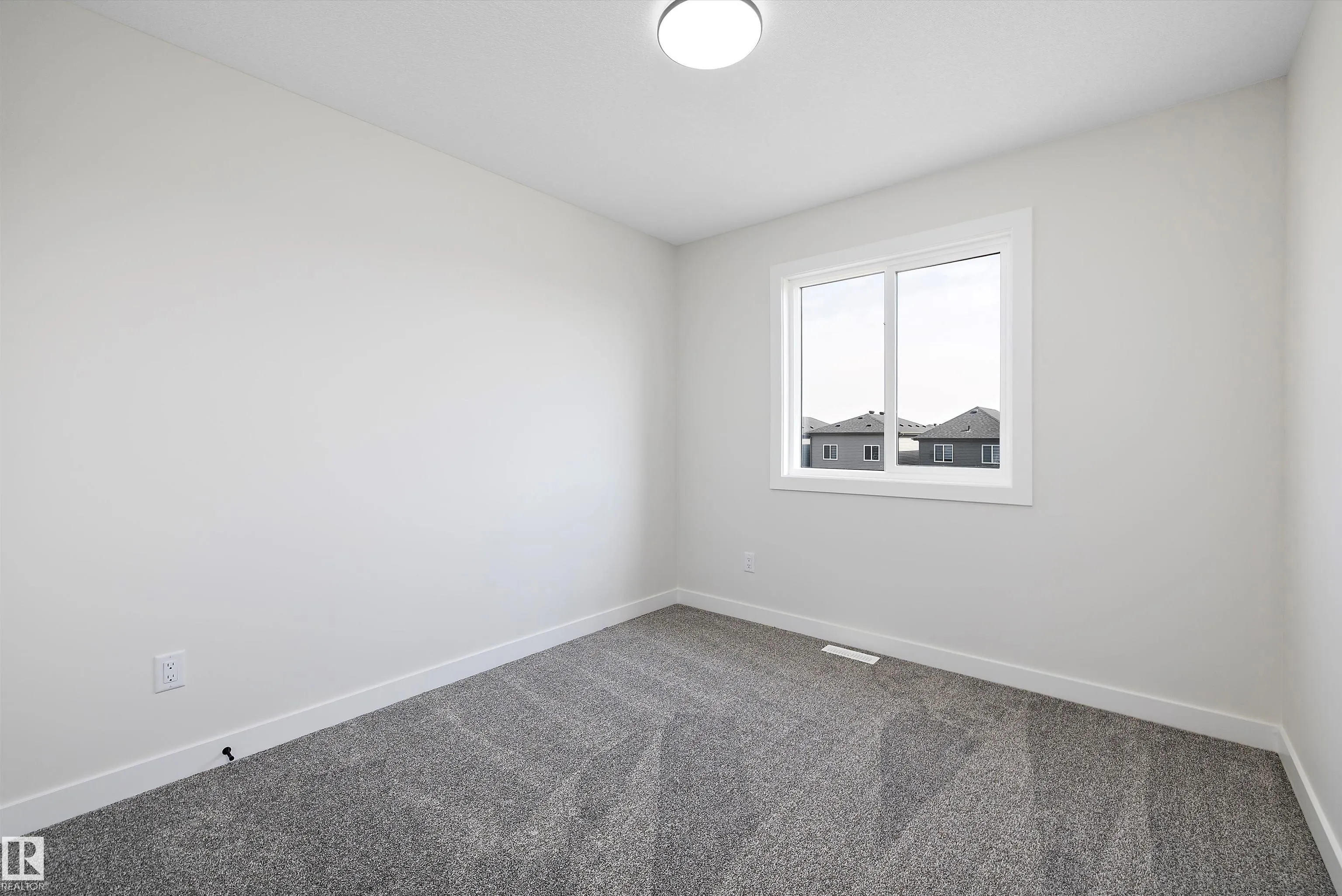 2111 Crossbill Lane