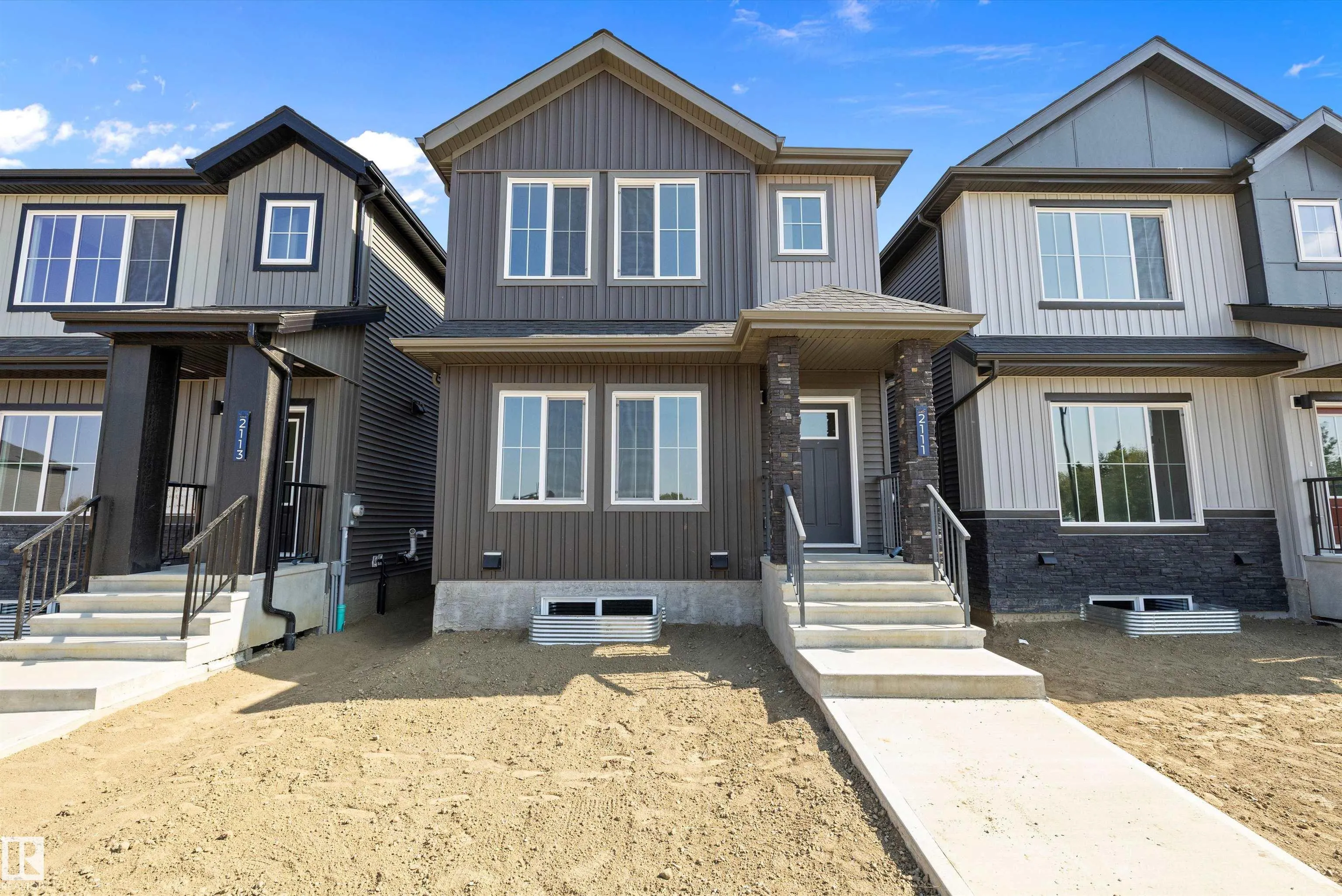 2111 Crossbill Lane