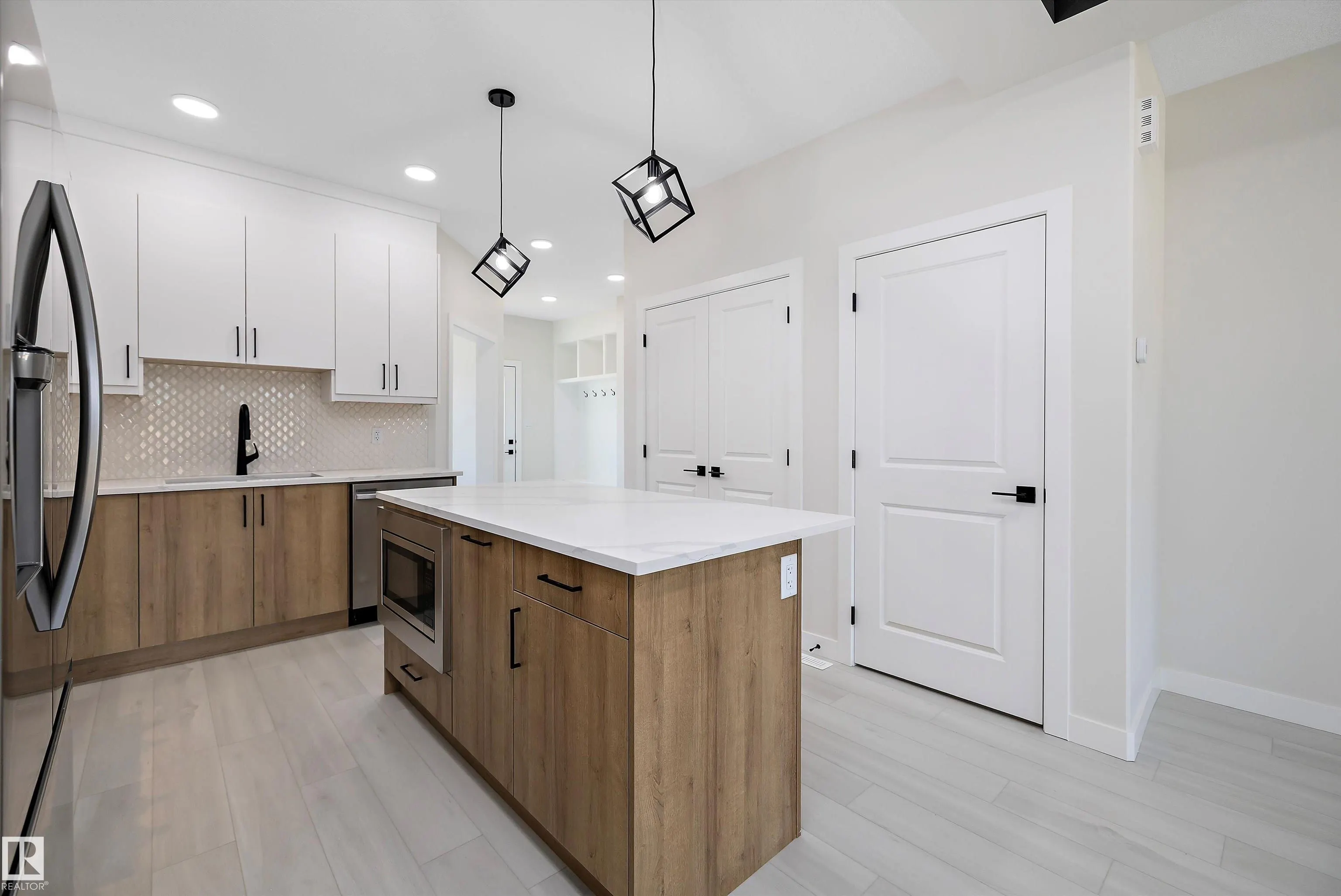 2111 Crossbill Lane