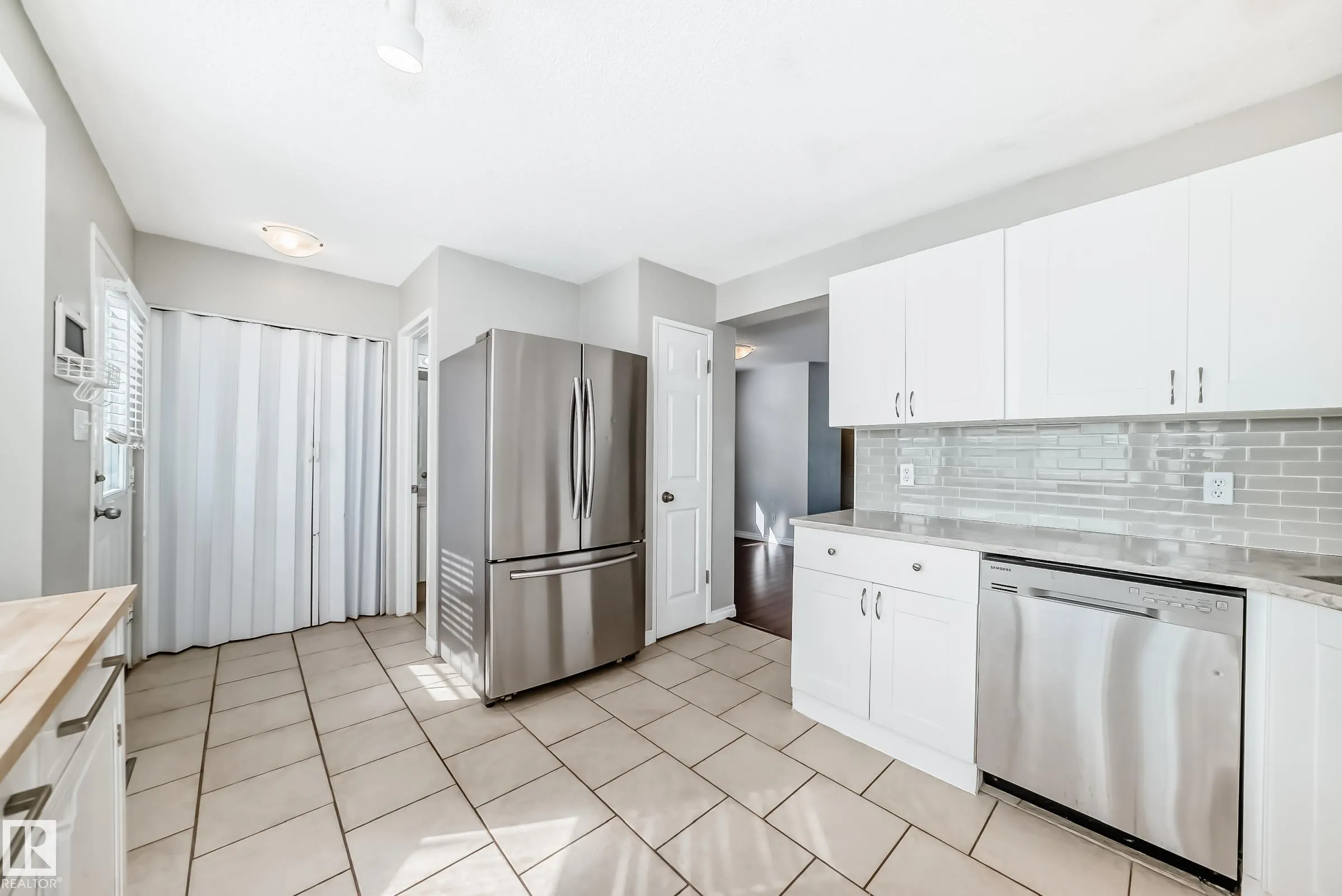 16217 57 ST