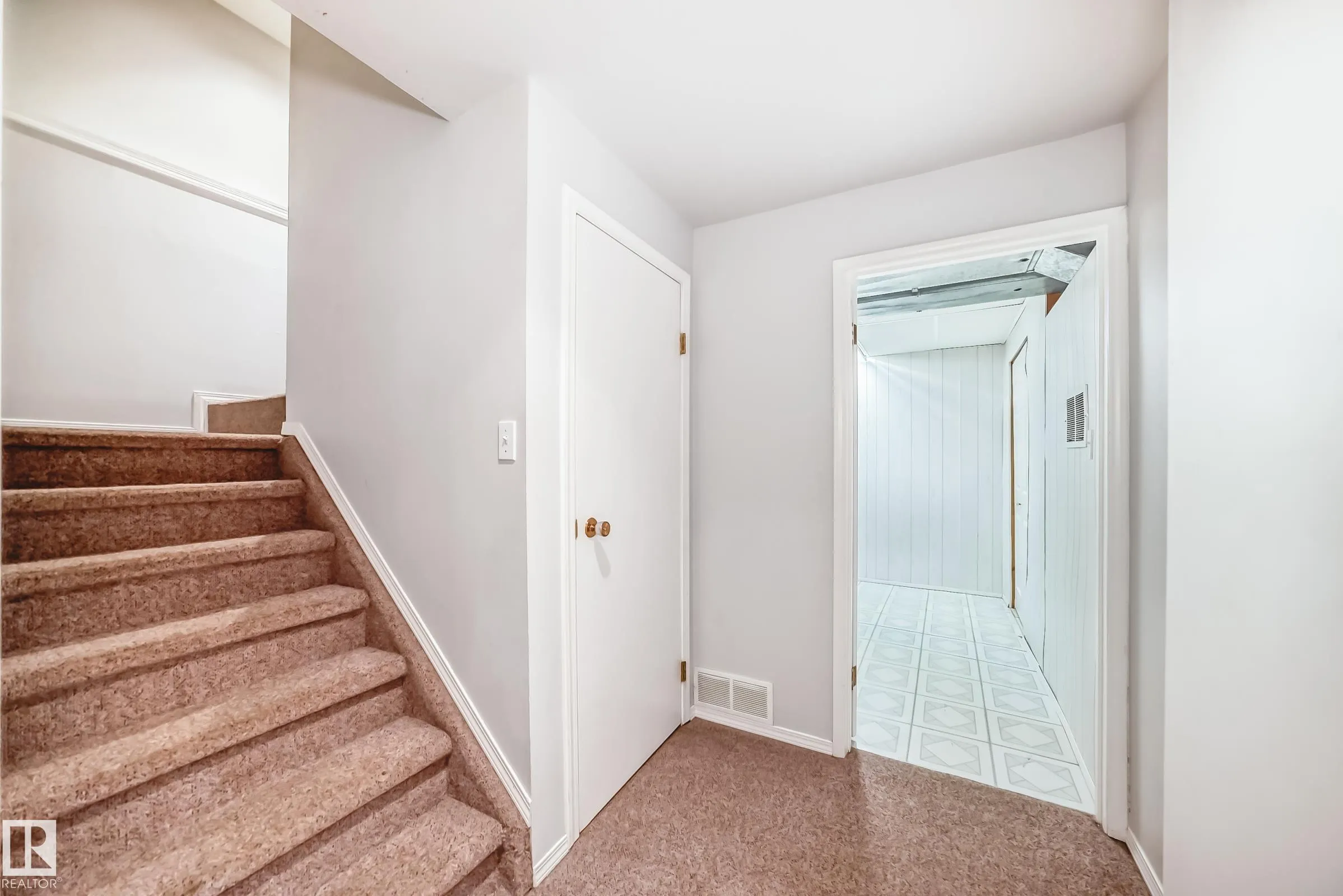 16217 57 ST
