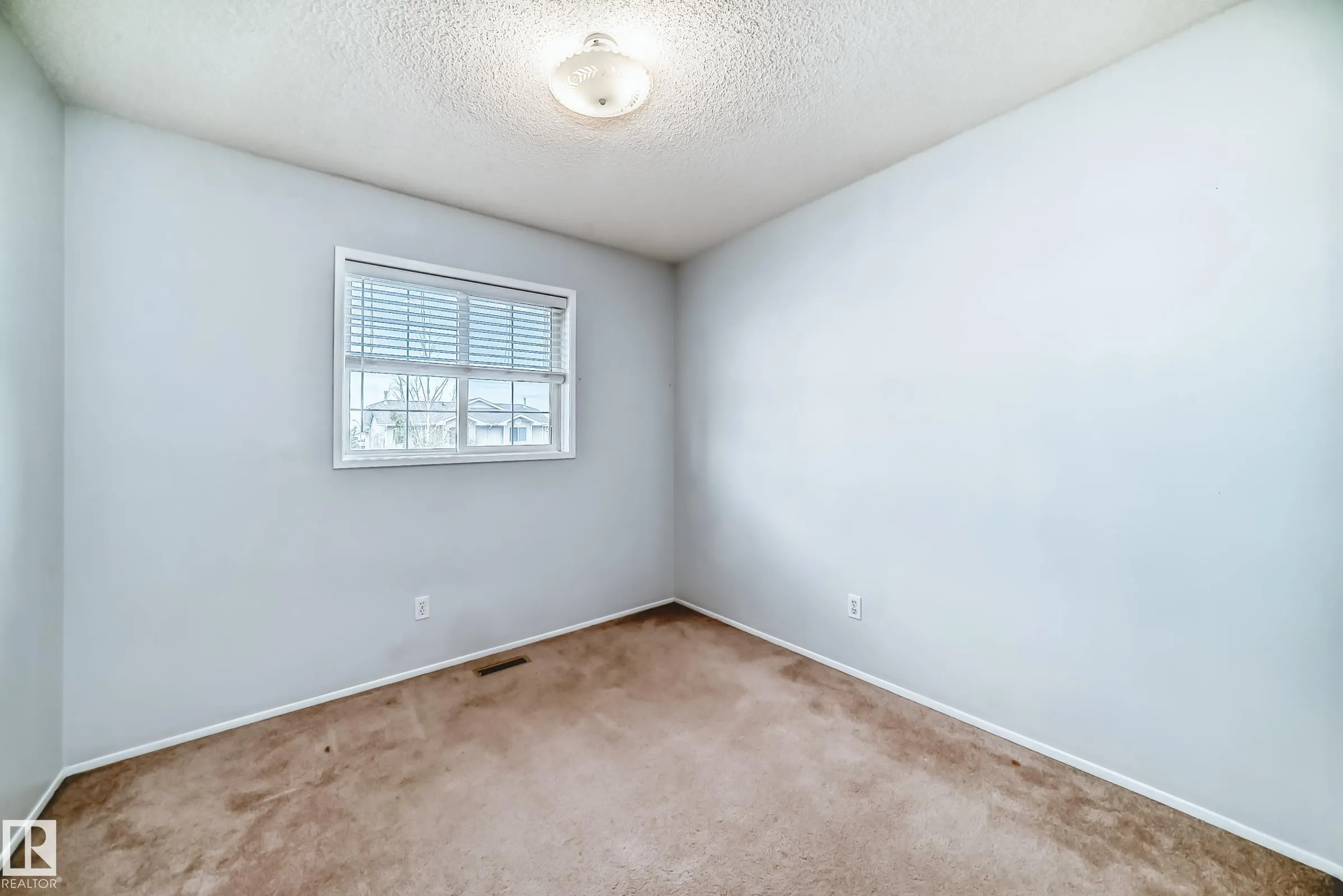 16217 57 ST