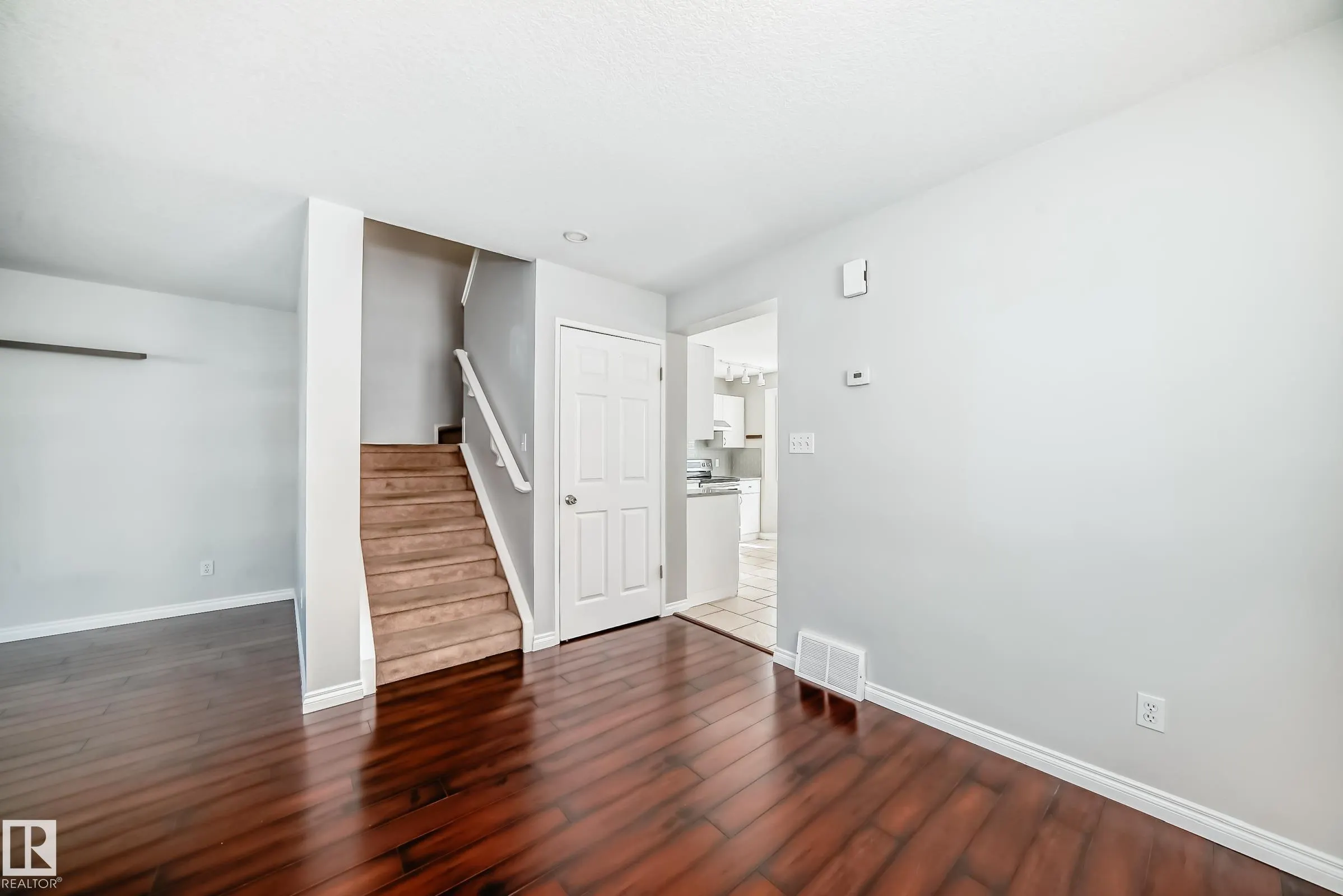 16217 57 ST