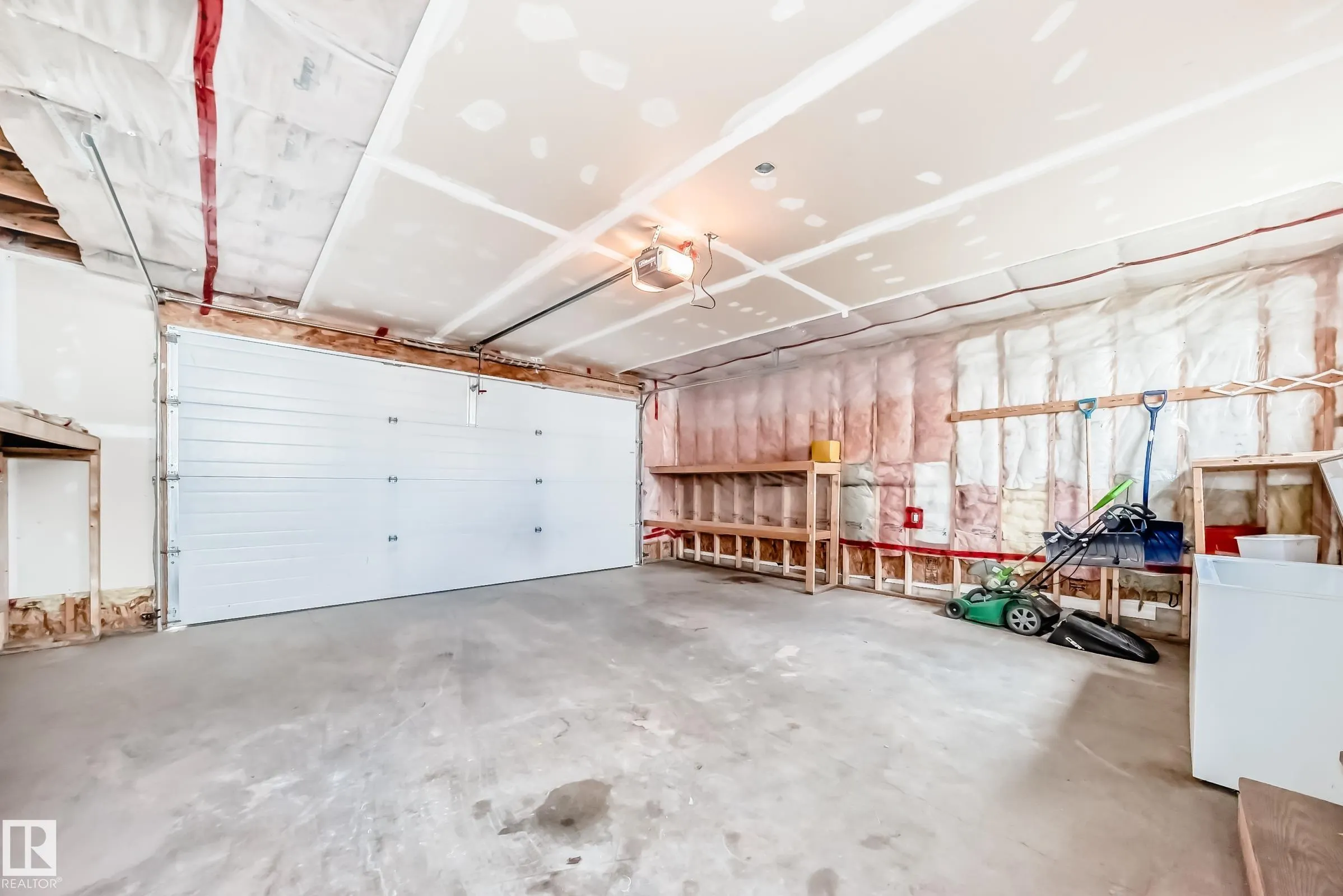16217 57 ST