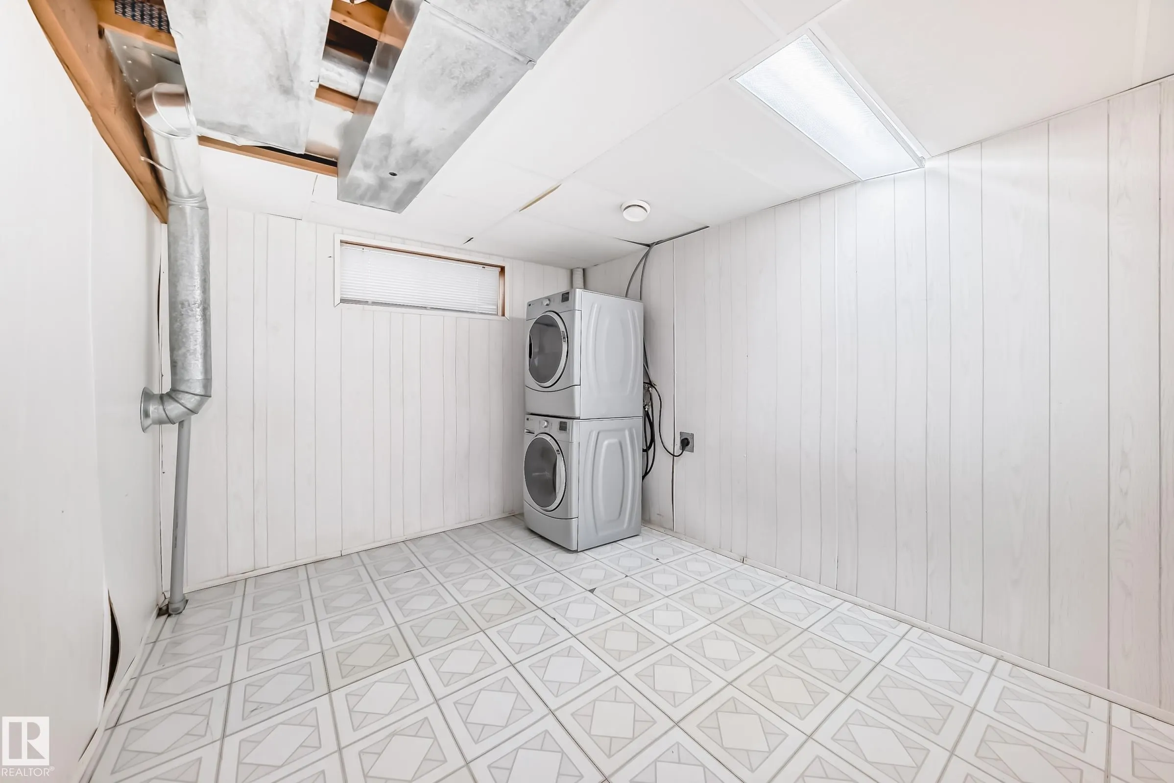16217 57 ST