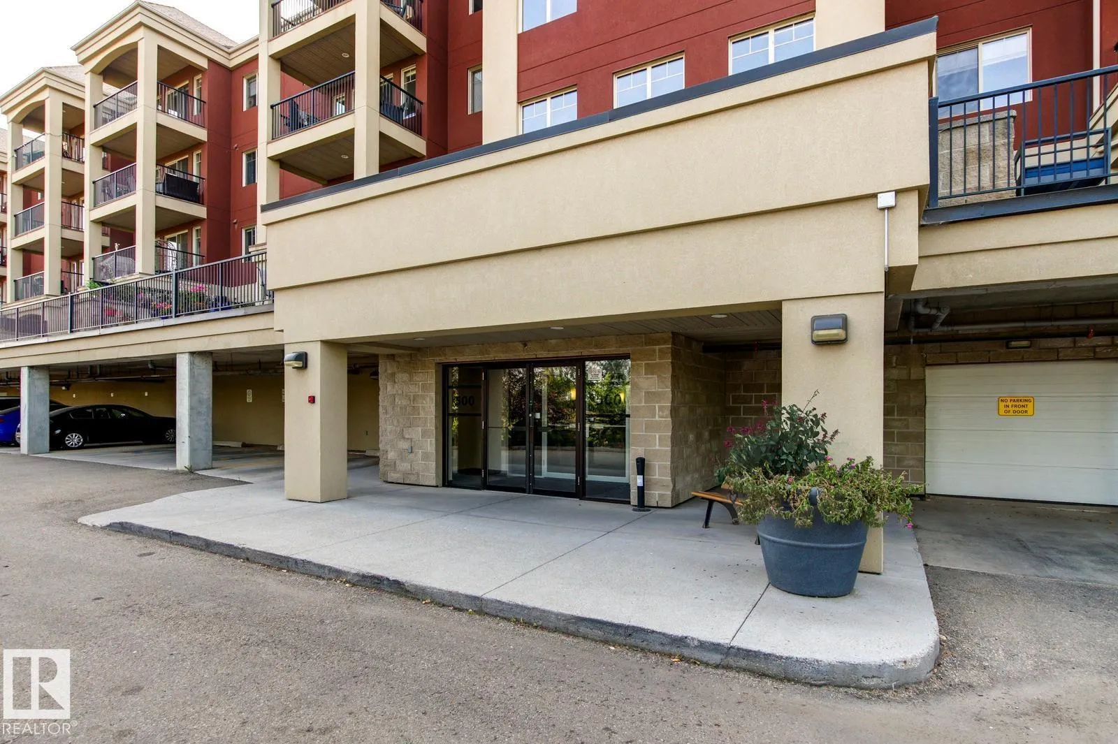 500 PALISADES Way