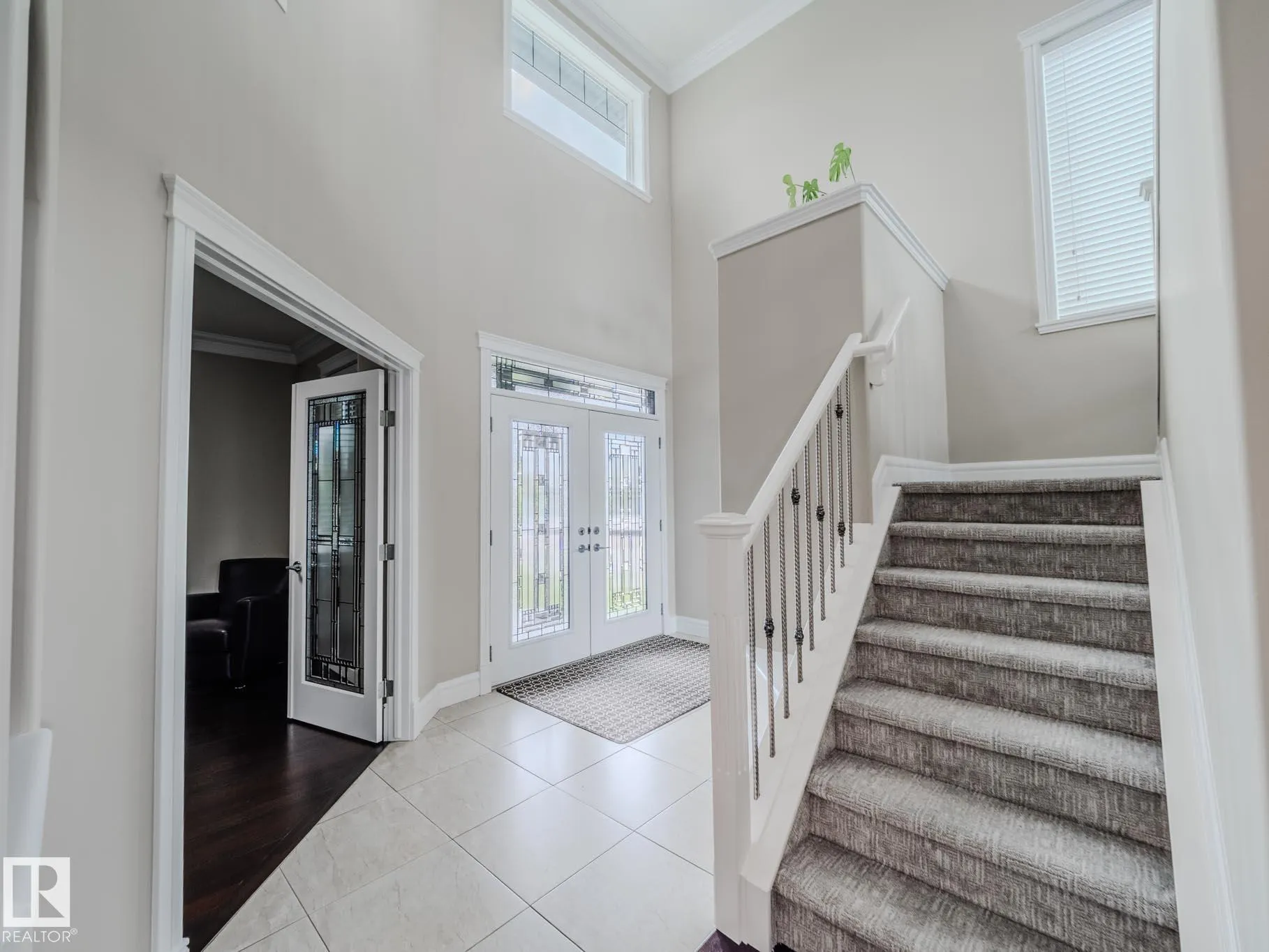 1606 ADAMSON Close