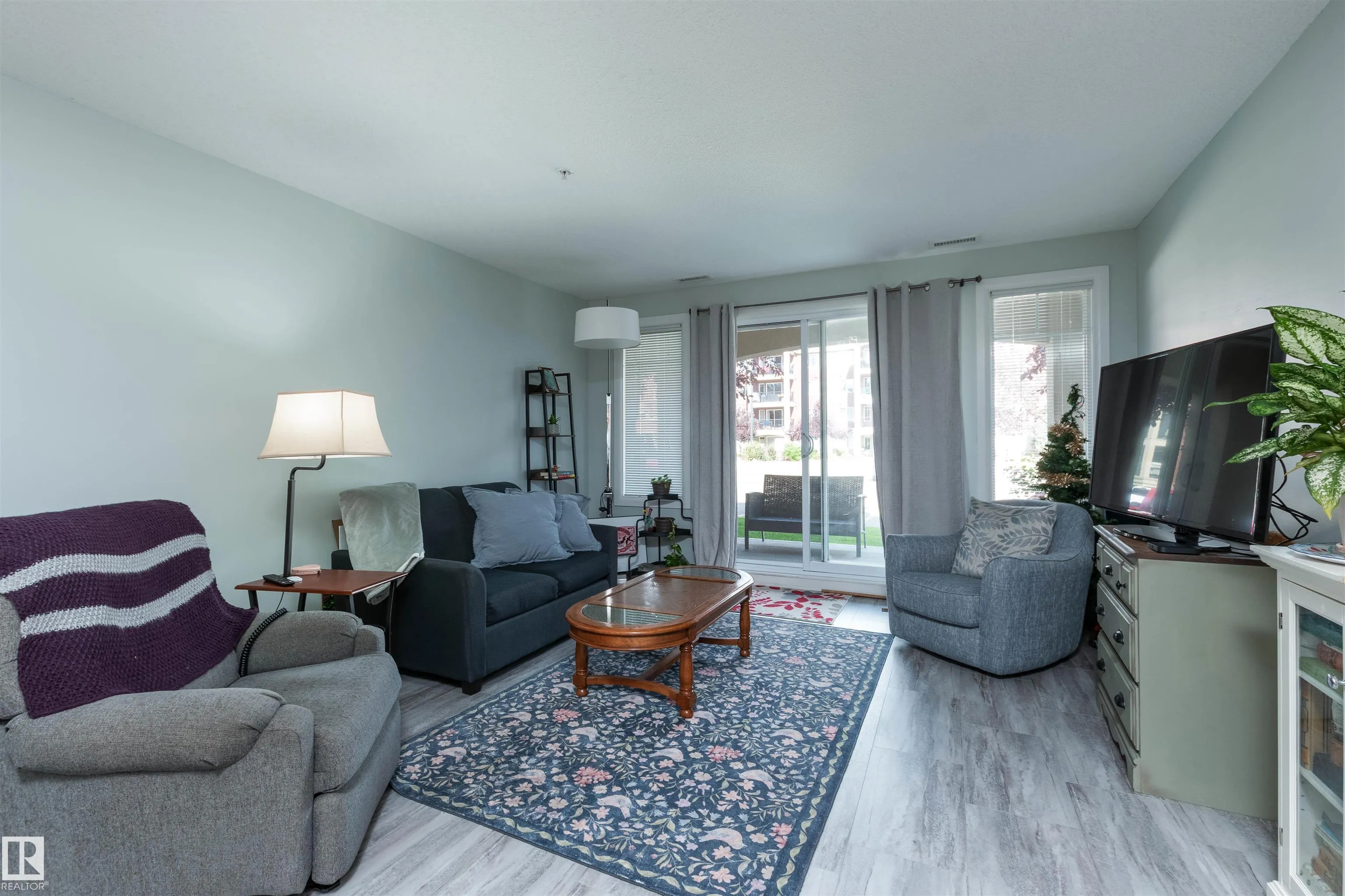 300 PALISADES Way
