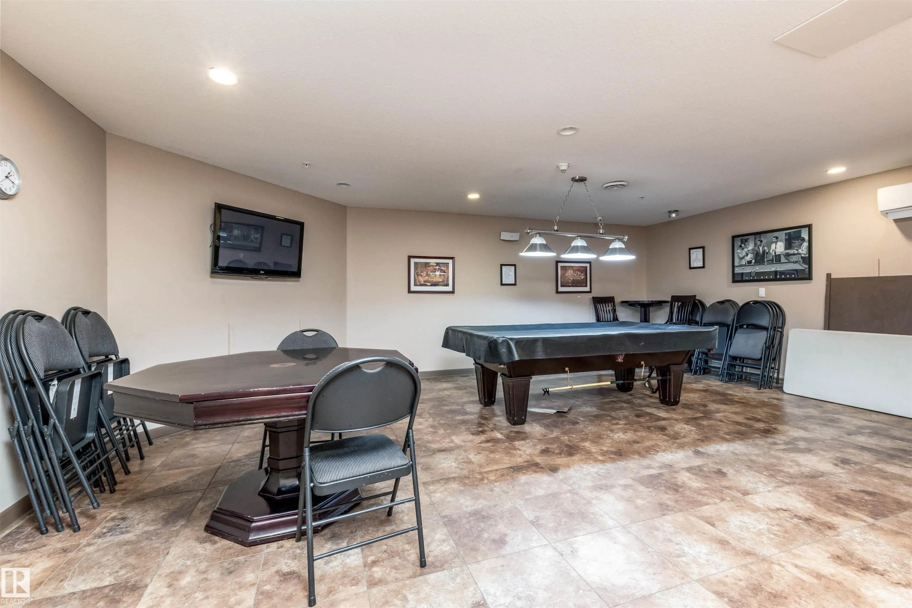 300 PALISADES Way