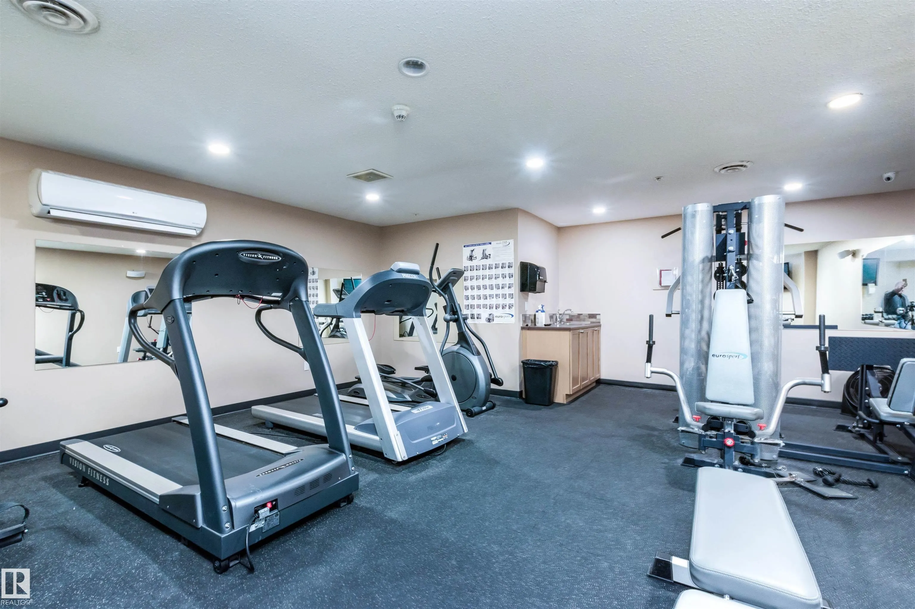 300 PALISADES Way