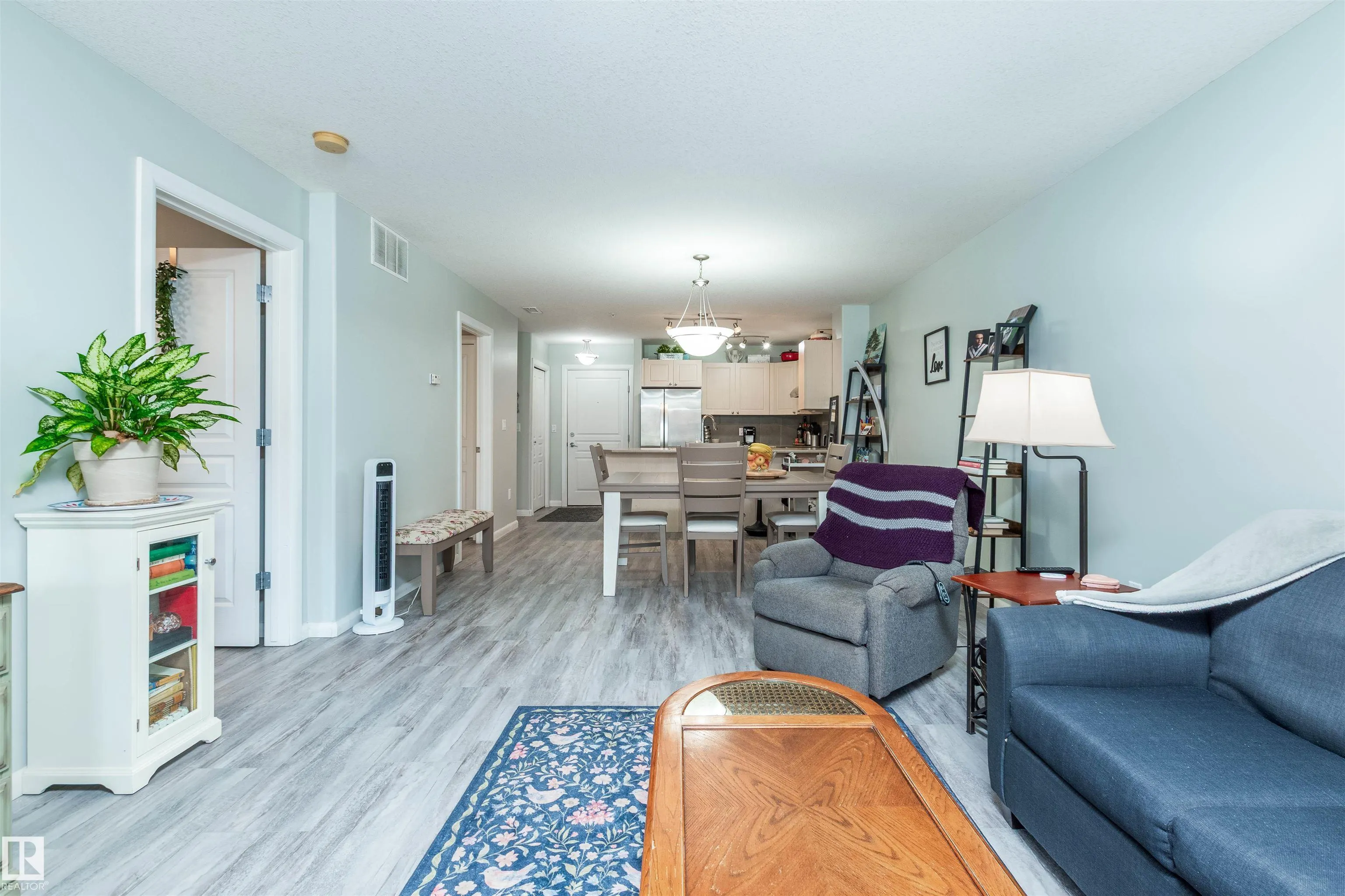 300 PALISADES Way