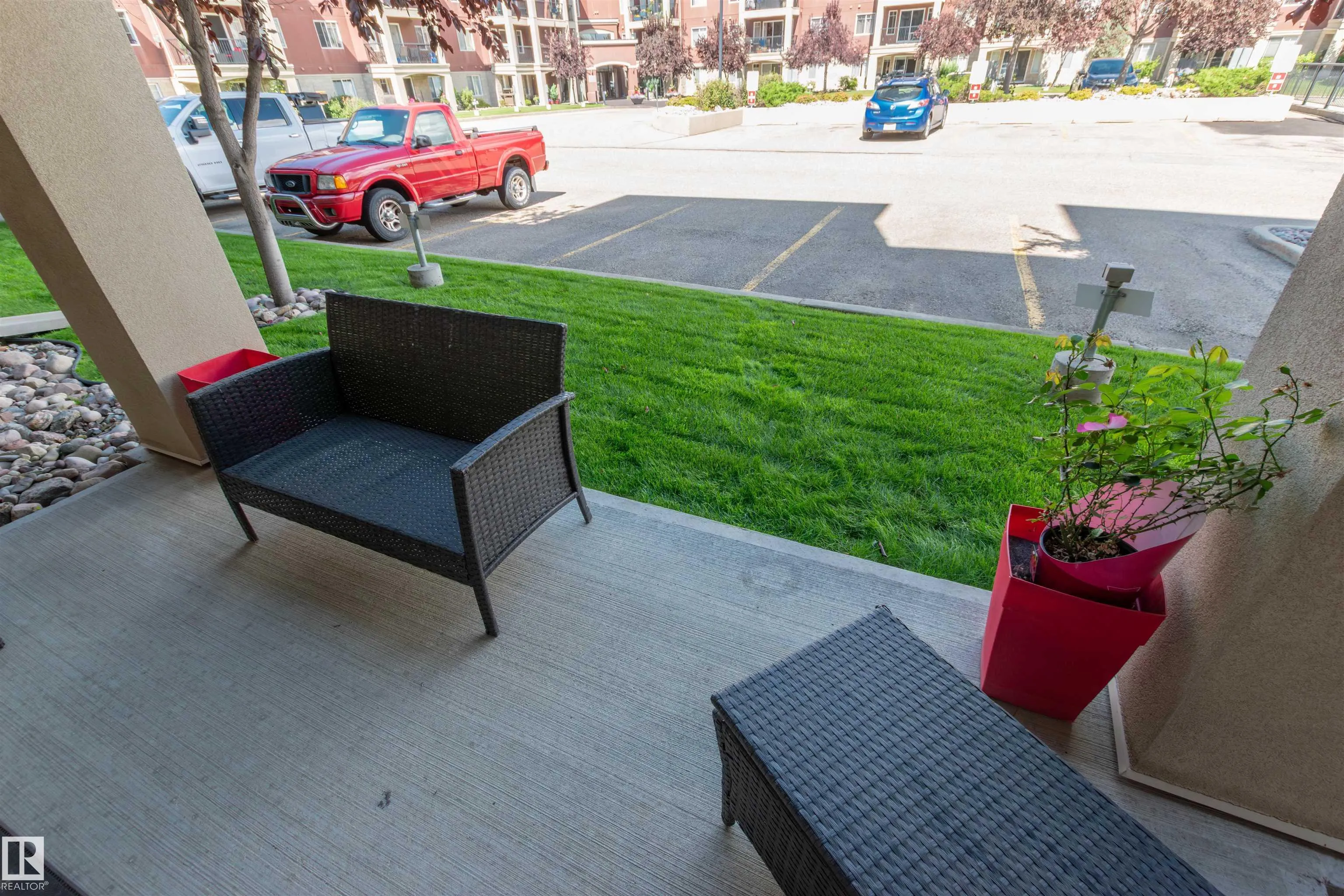 300 PALISADES Way