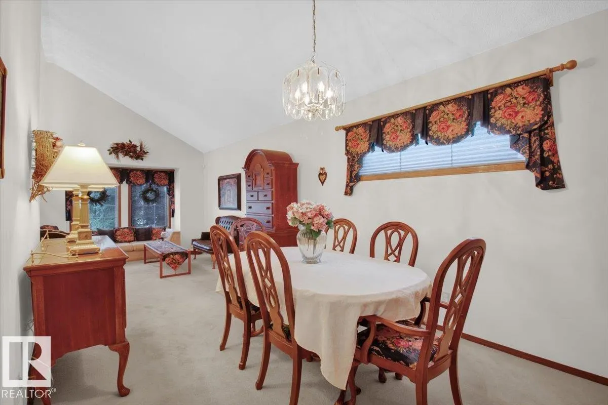 84 DEANE Crescent
