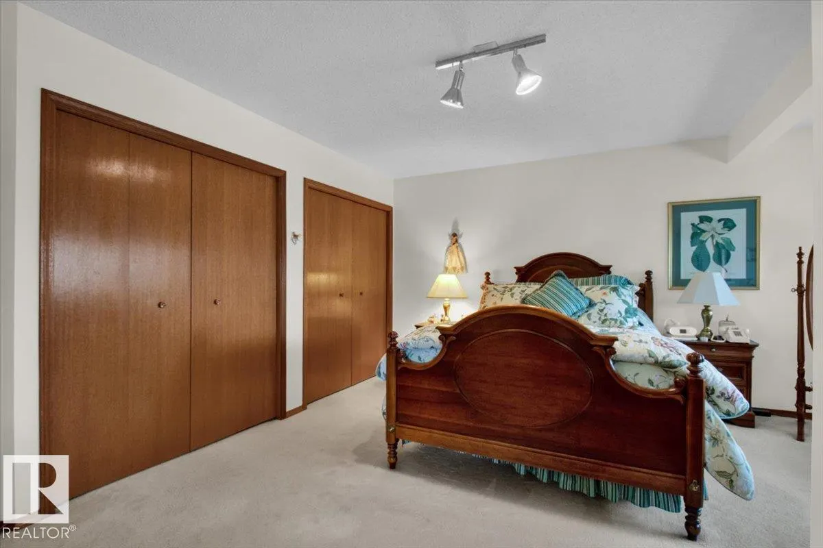 84 DEANE Crescent