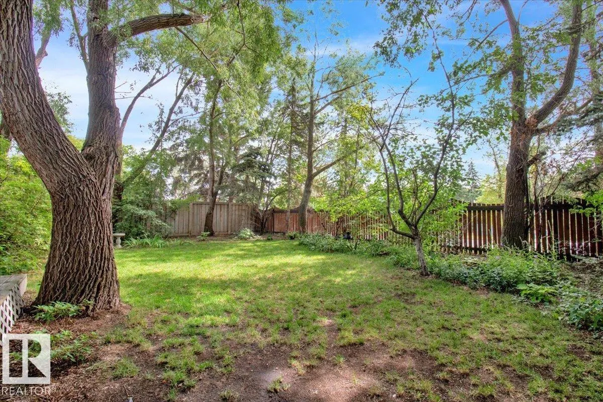 84 DEANE Crescent