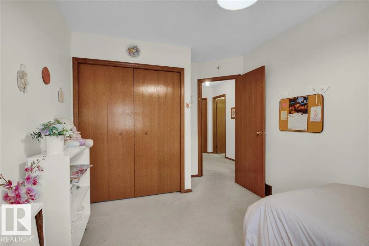 84 DEANE Crescent