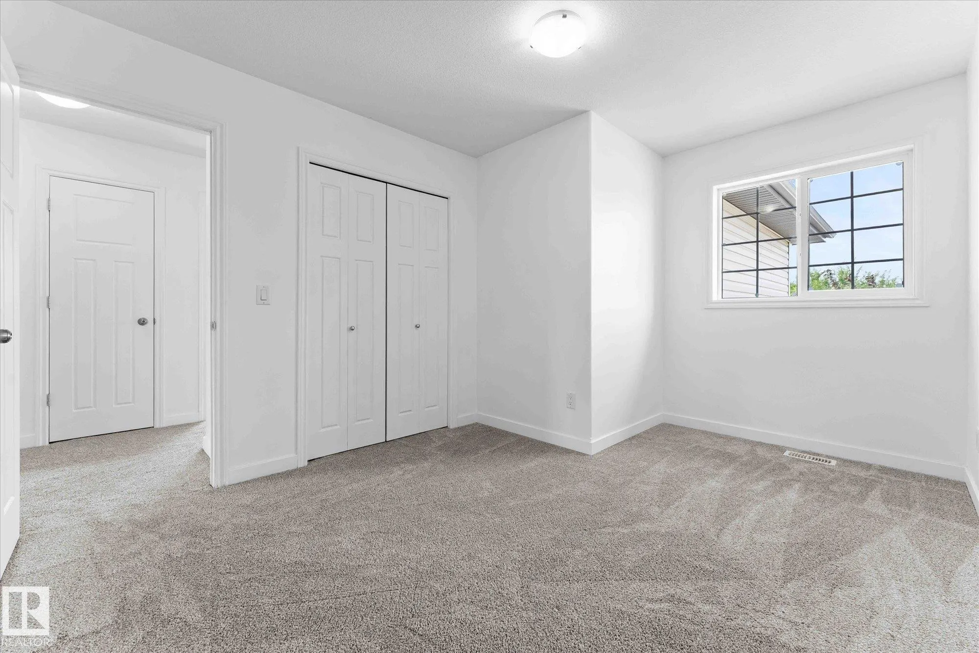 1 RIDGELAND Way
