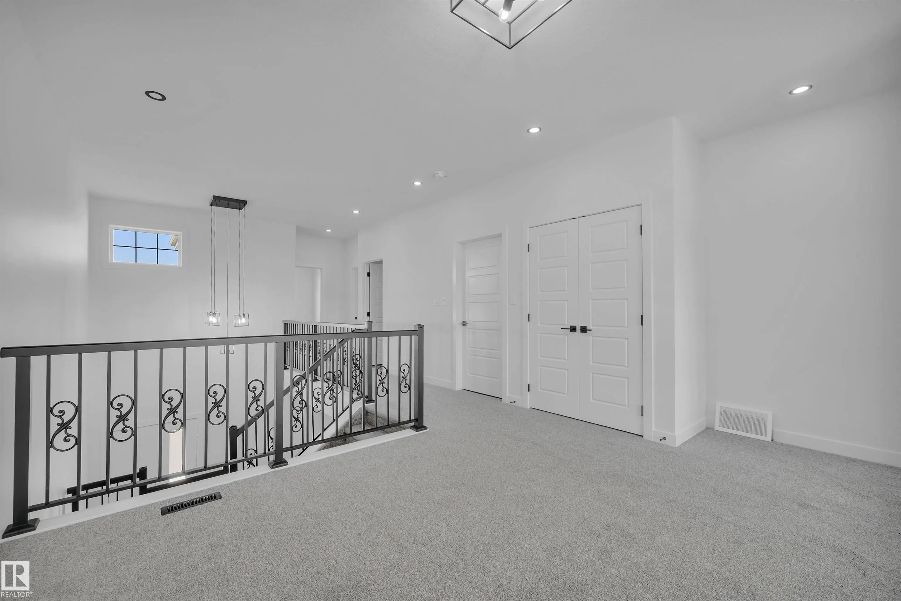 1925 WESTERRA Lane