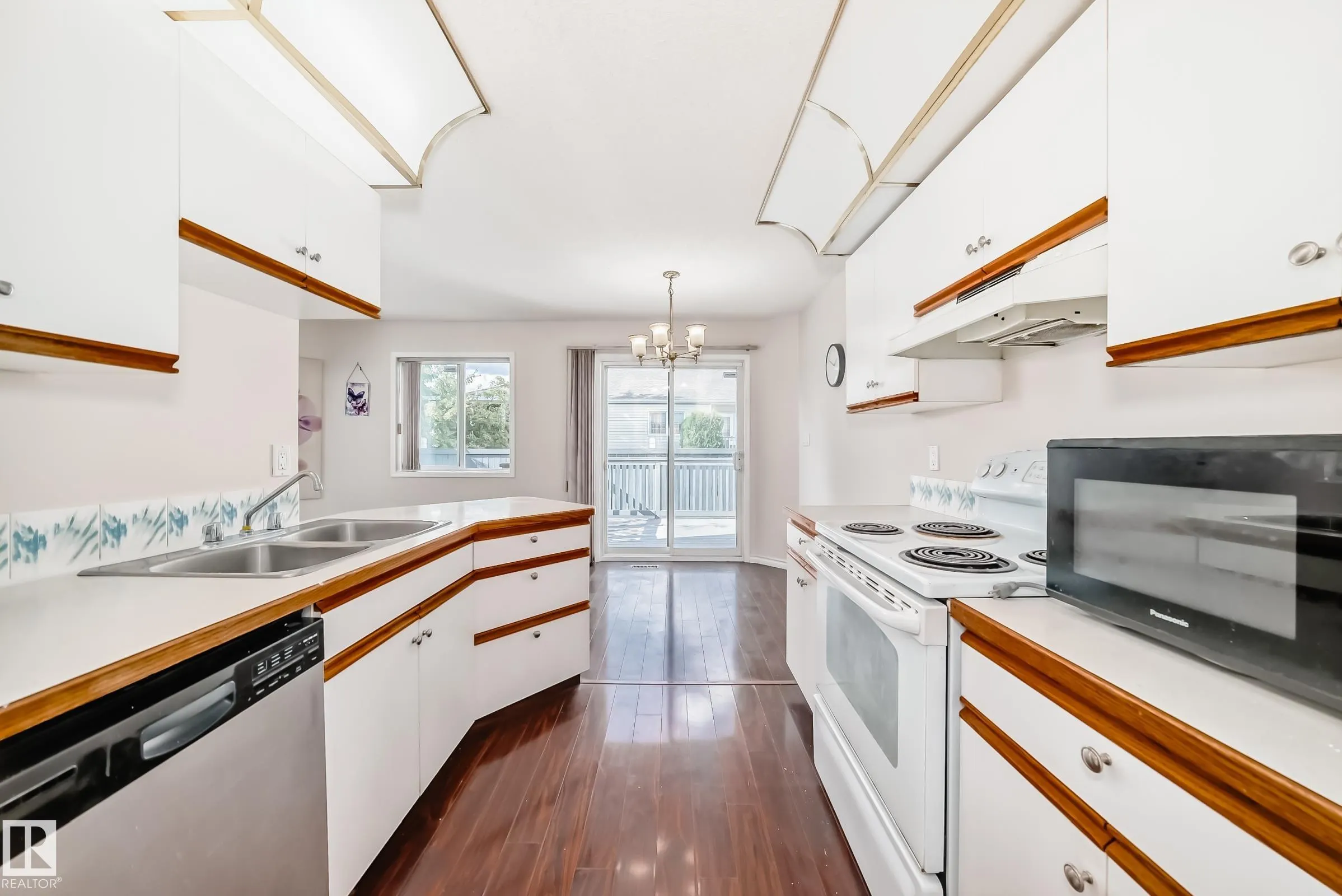 1033 YOUVILLE Drive